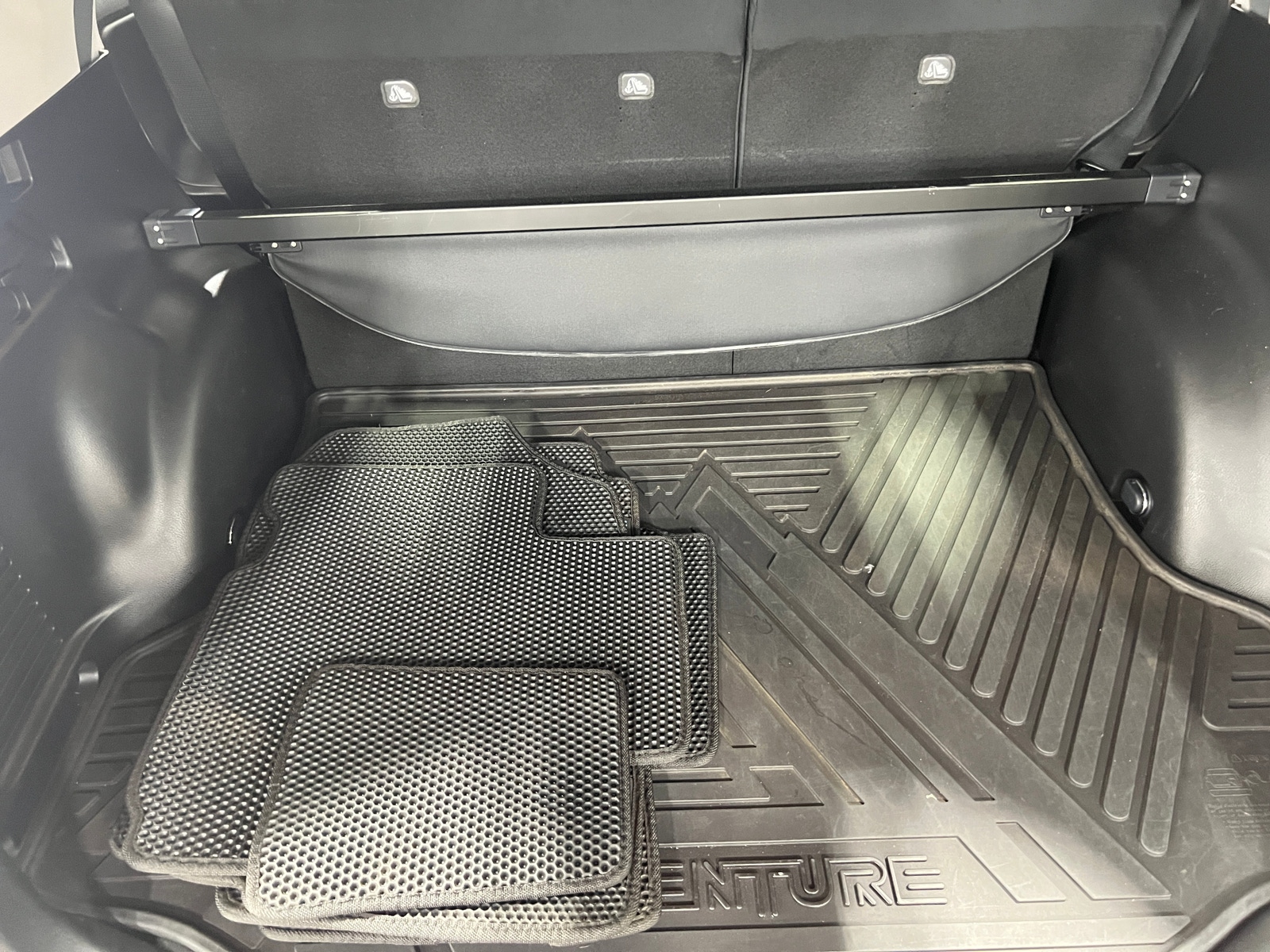 Thumbnail: 2018 Toyota RAV4 - 7