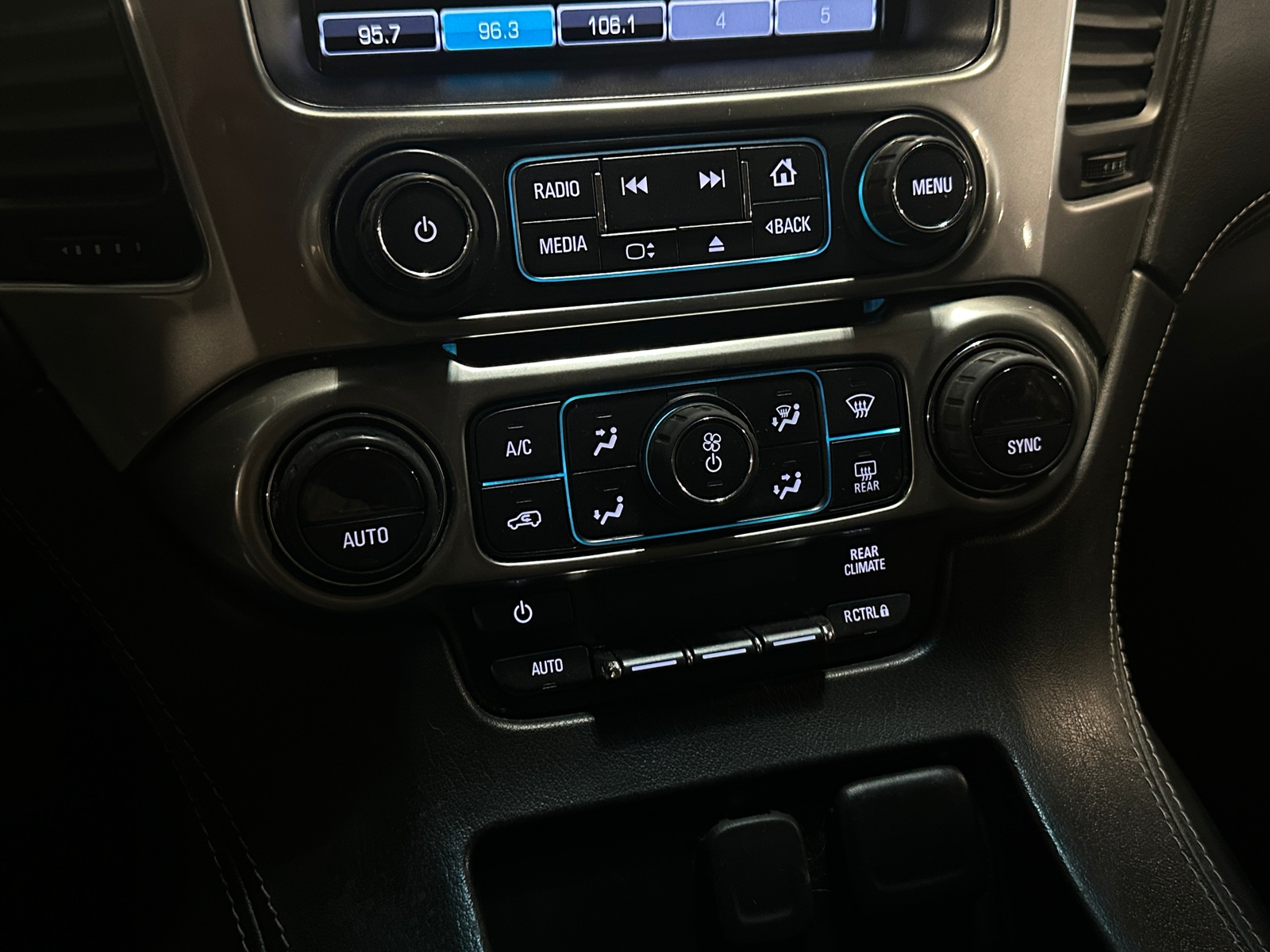 Thumbnail: 2018 Chevrolet Tahoe - 4