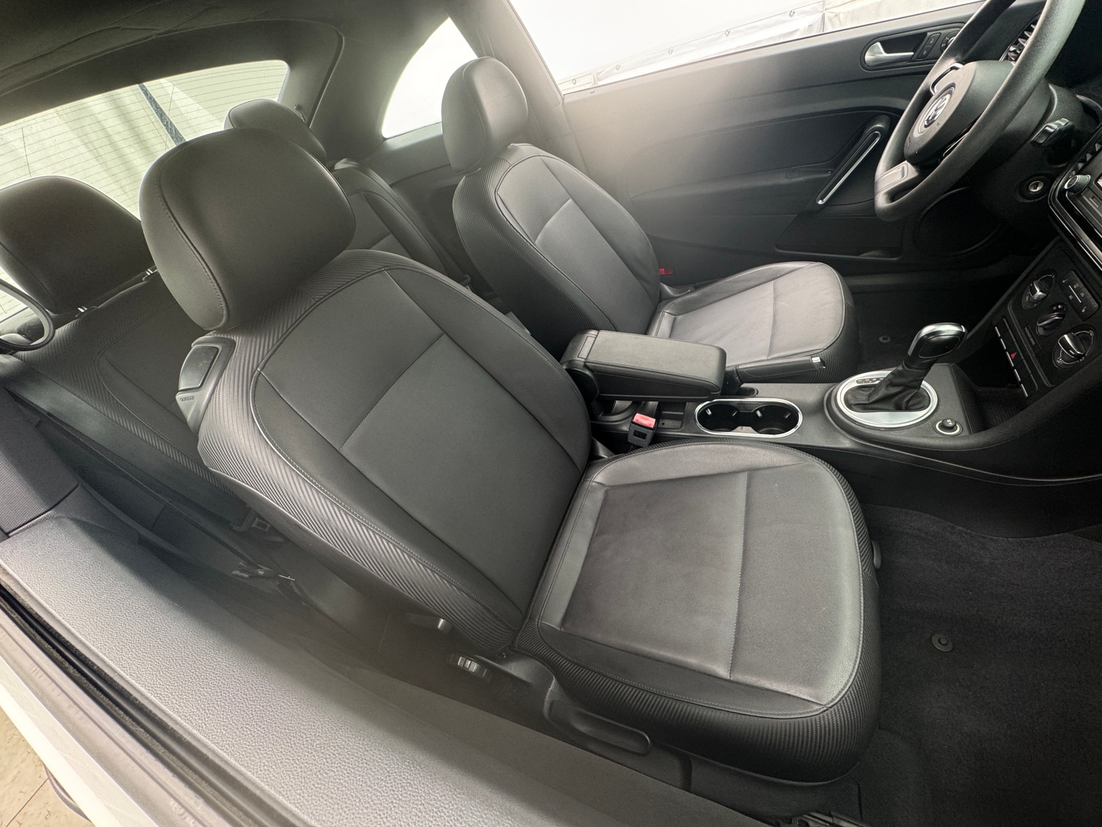 Thumbnail: 2017 Volkswagen Beetle - 2