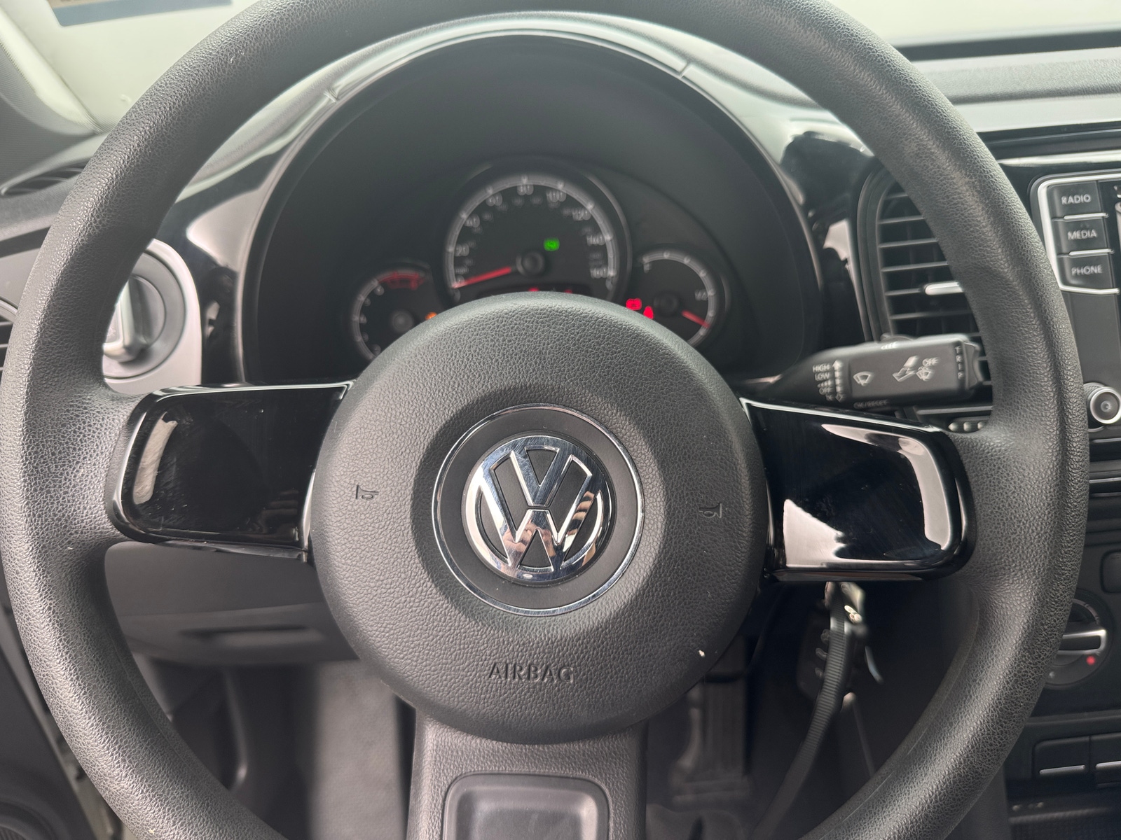 Thumbnail: 2017 Volkswagen Beetle - 4