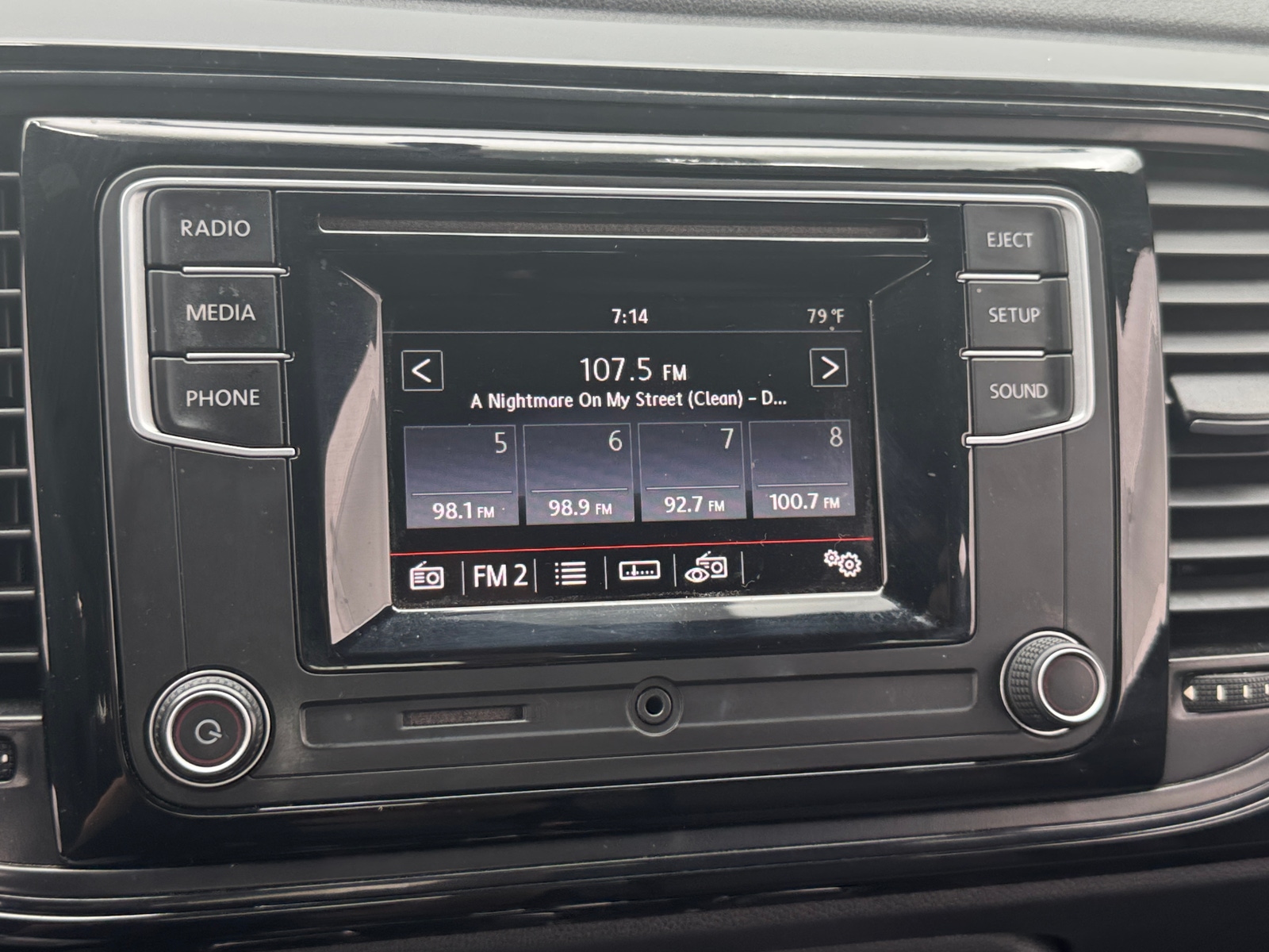 Thumbnail: 2017 Volkswagen Beetle - 3