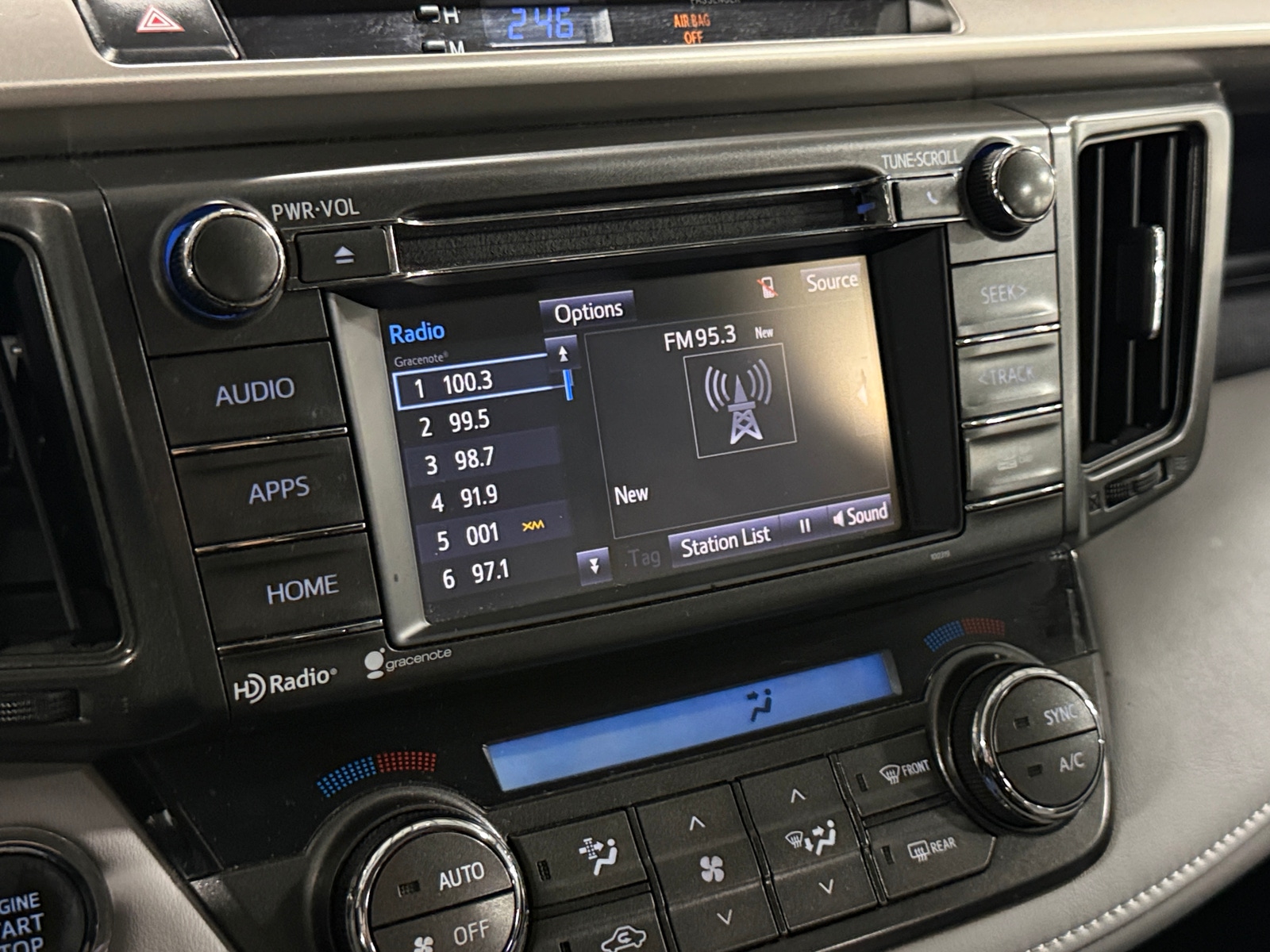 Thumbnail: 2015 Toyota RAV4 - 3