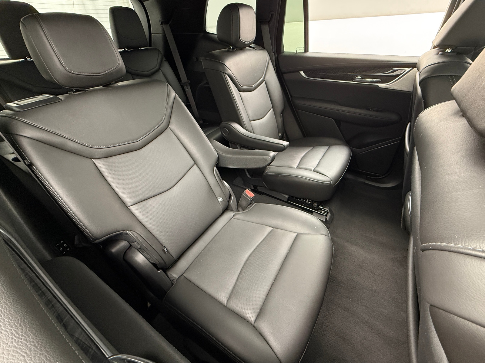 Thumbnail: 2025 Cadillac XT6 - 5