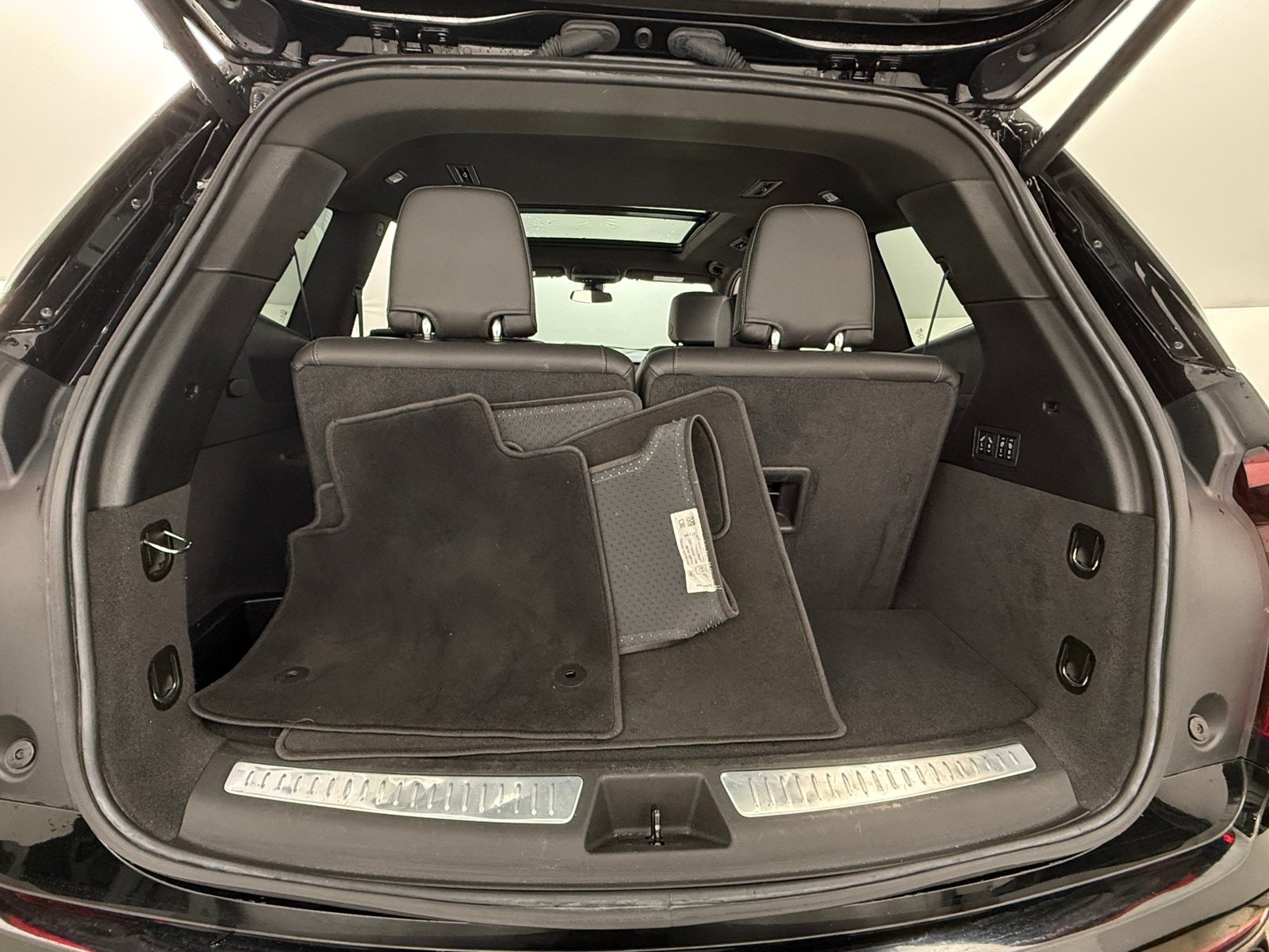 Thumbnail: 2025 Cadillac XT6 - 6