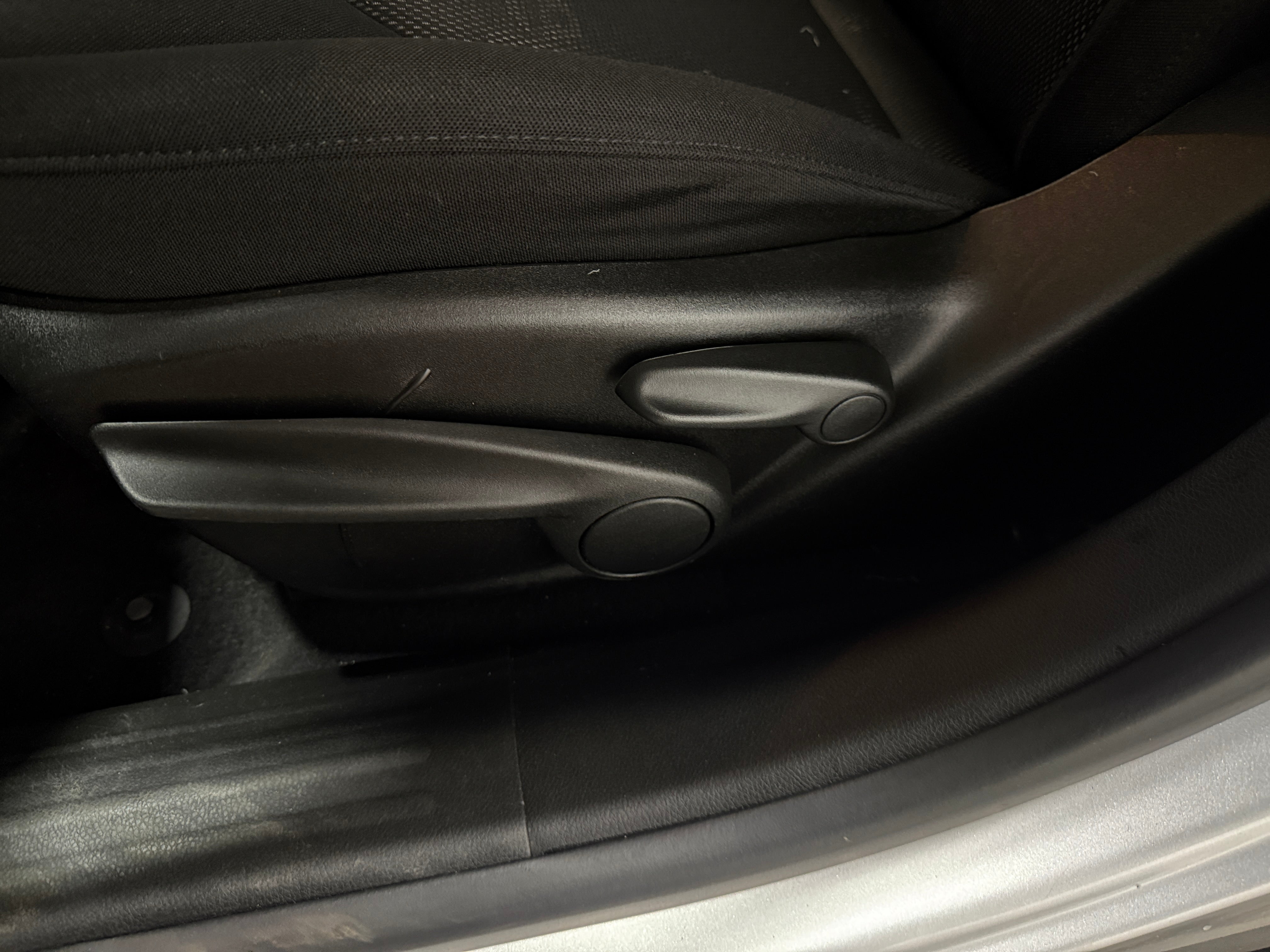 Used 2016 Jeep Renegade Latitude with VIN ZACCJBBT6GPE35414 for sale in Oak Creek, WI