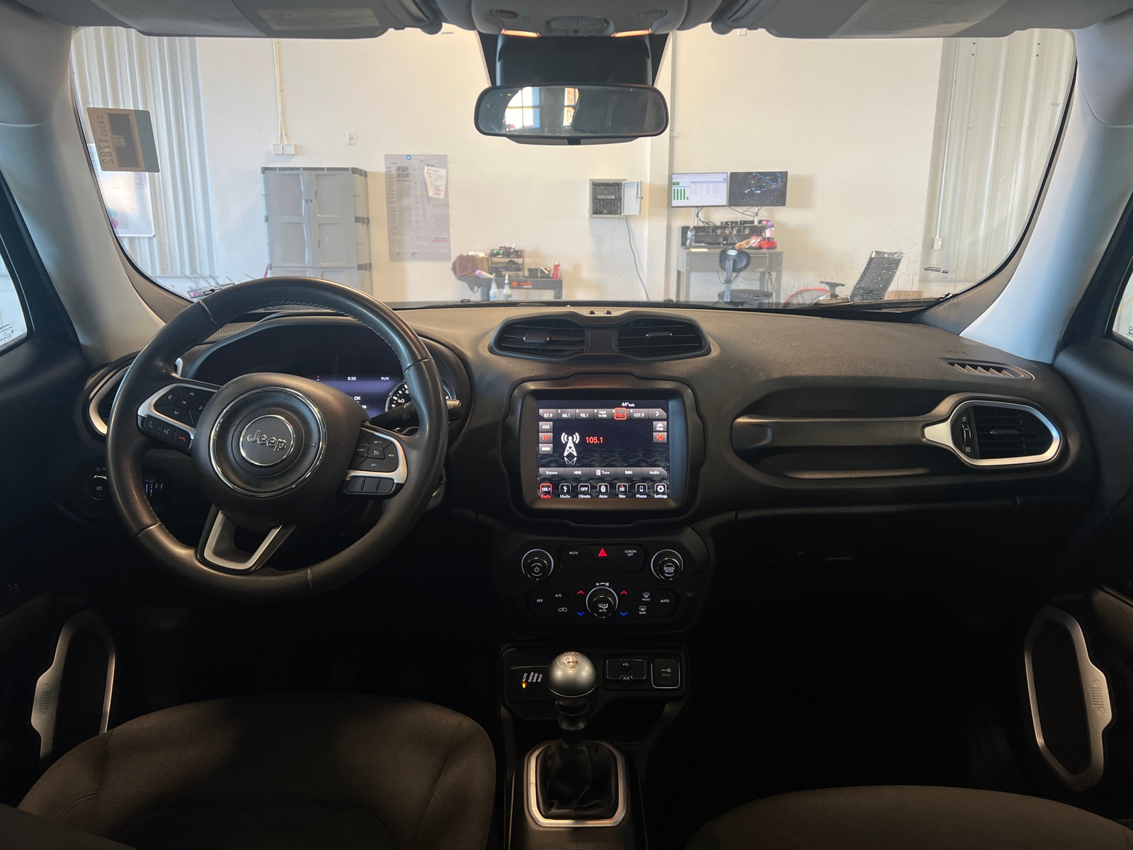 Thumbnail: 2018 Jeep Renegade - 3