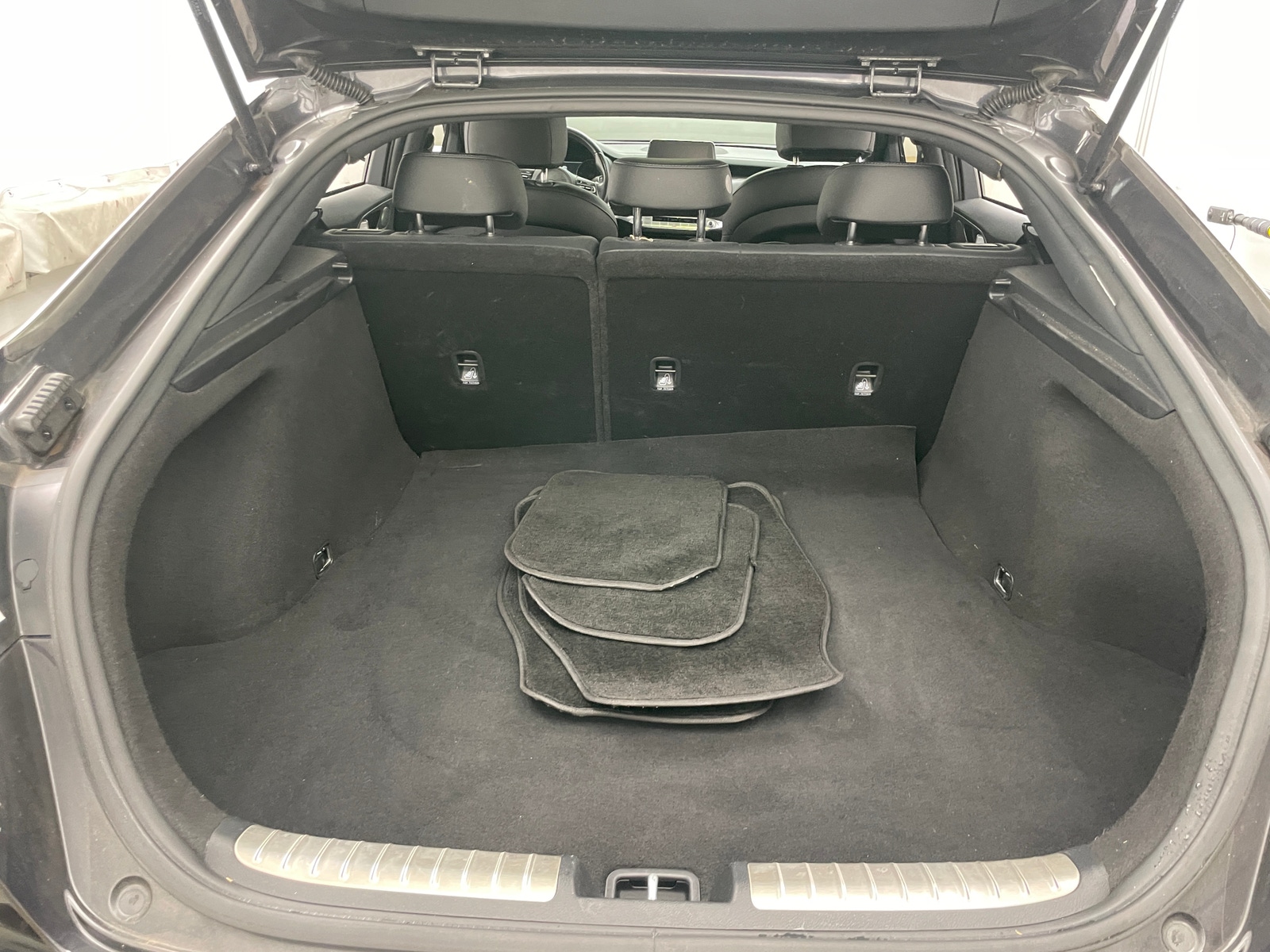 Thumbnail: 2019 Kia Stinger - 6