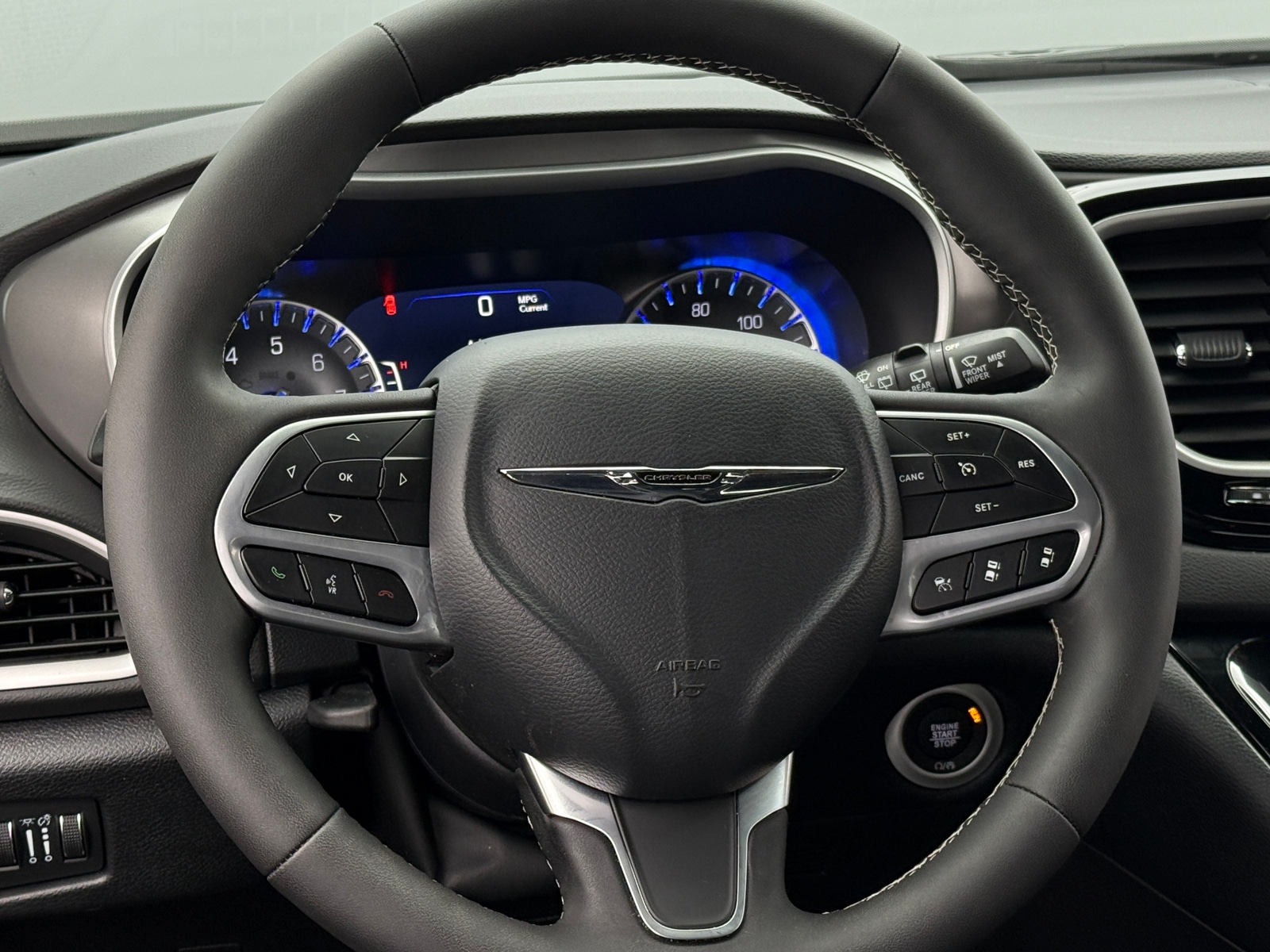 Thumbnail: 2025 Chrysler Voyager - 4