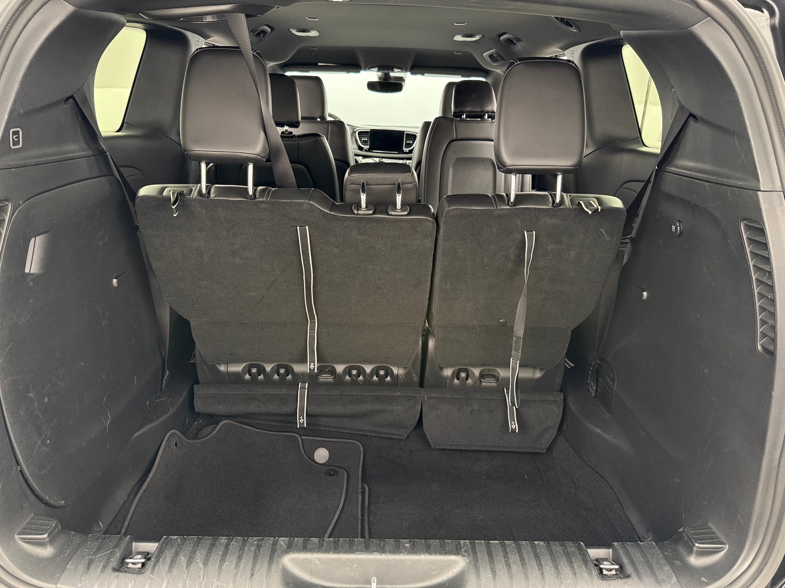 Thumbnail: 2025 Chrysler Voyager - 6