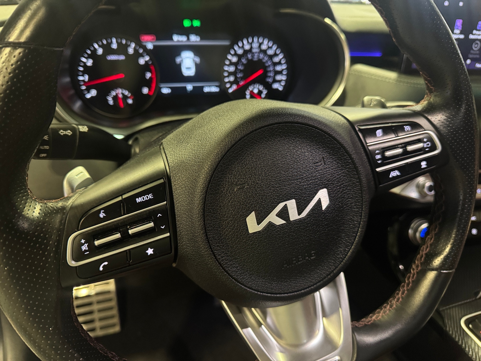 Thumbnail: 2022 Kia Stinger - 4