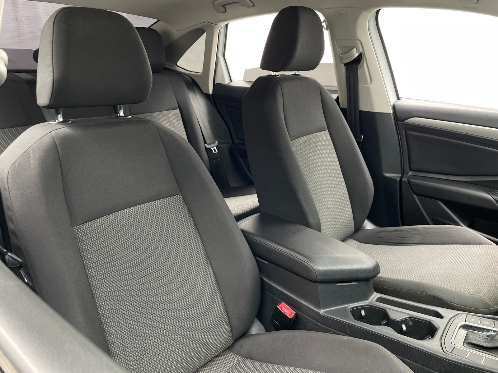 Thumbnail: 2019 Volkswagen Jetta - 2