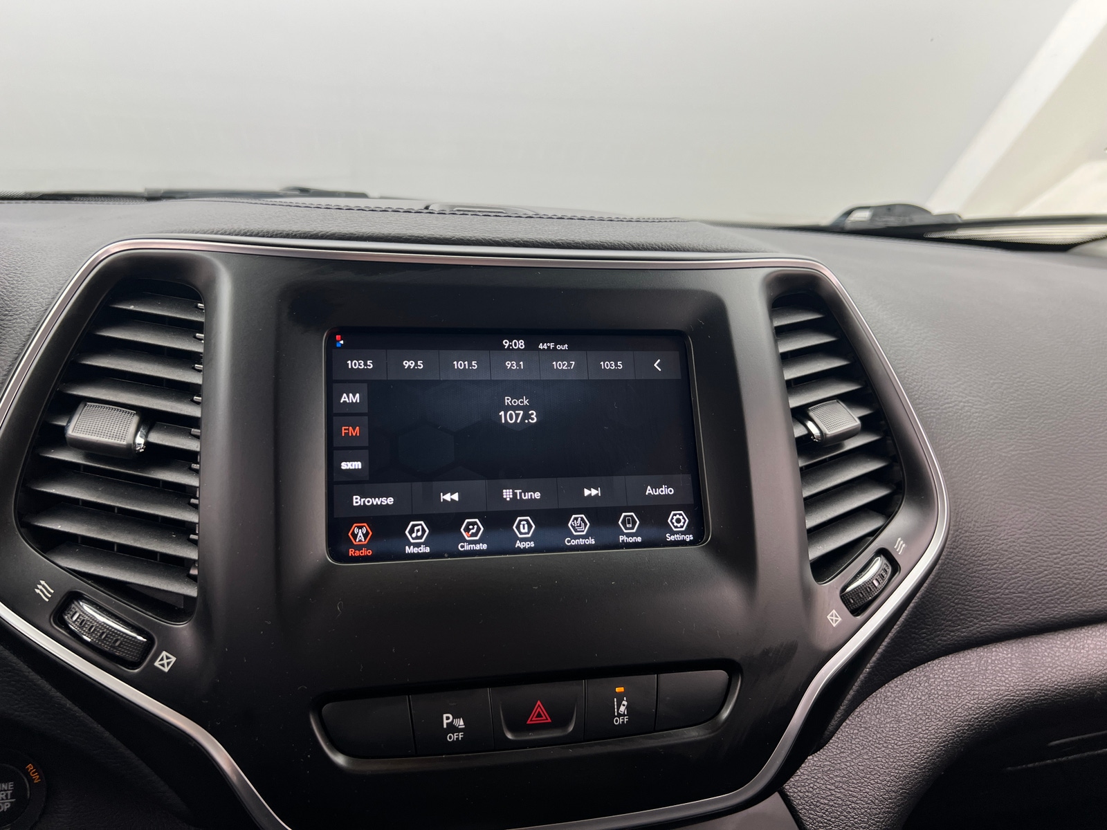 Thumbnail: 2021 Jeep Cherokee - 3