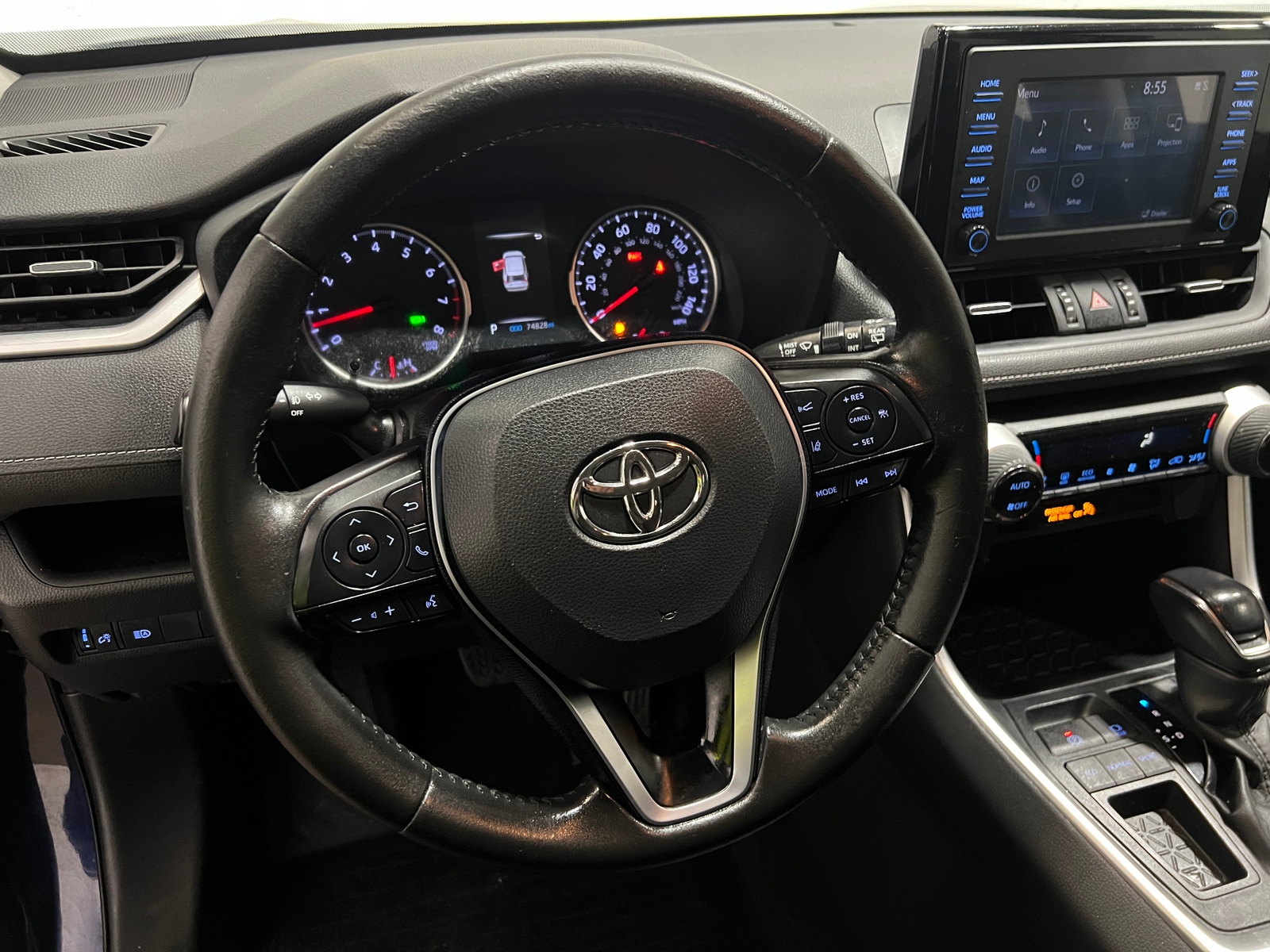 Thumbnail: 2019 Toyota RAV4 - 4