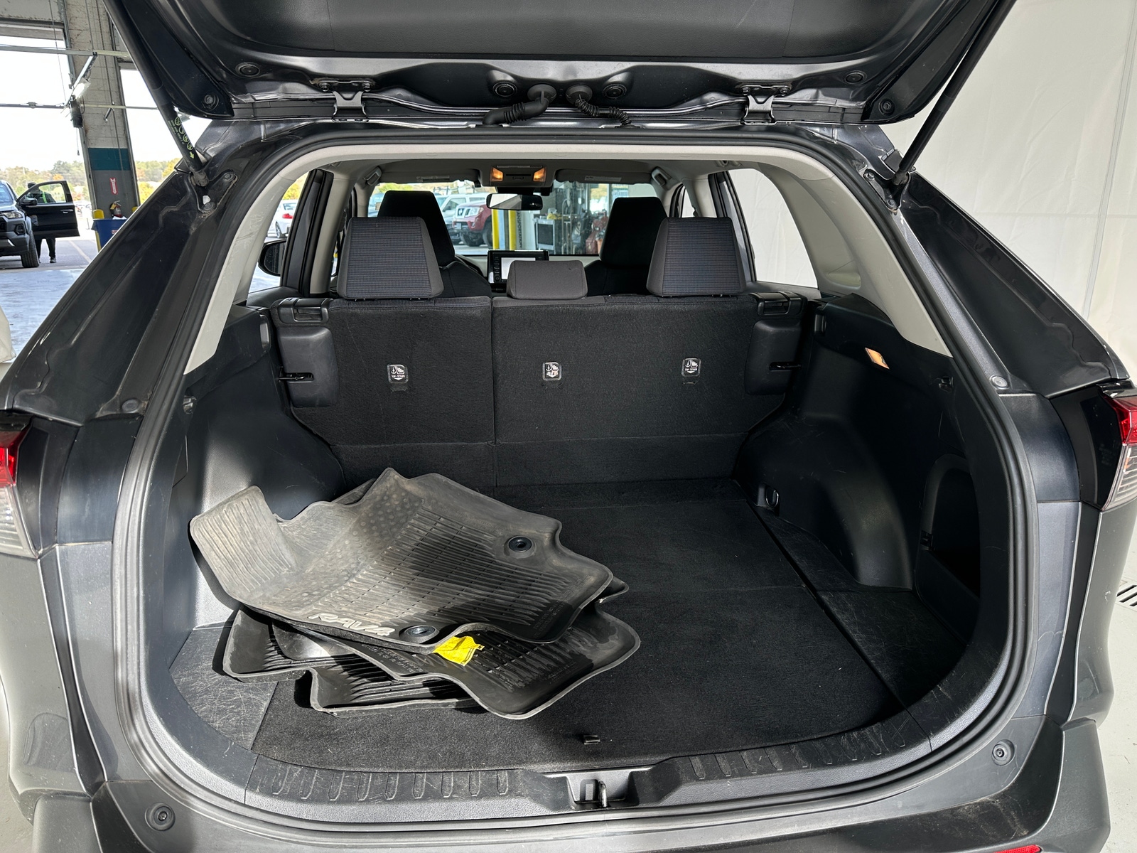 Thumbnail: 2020 Toyota RAV4 - 7