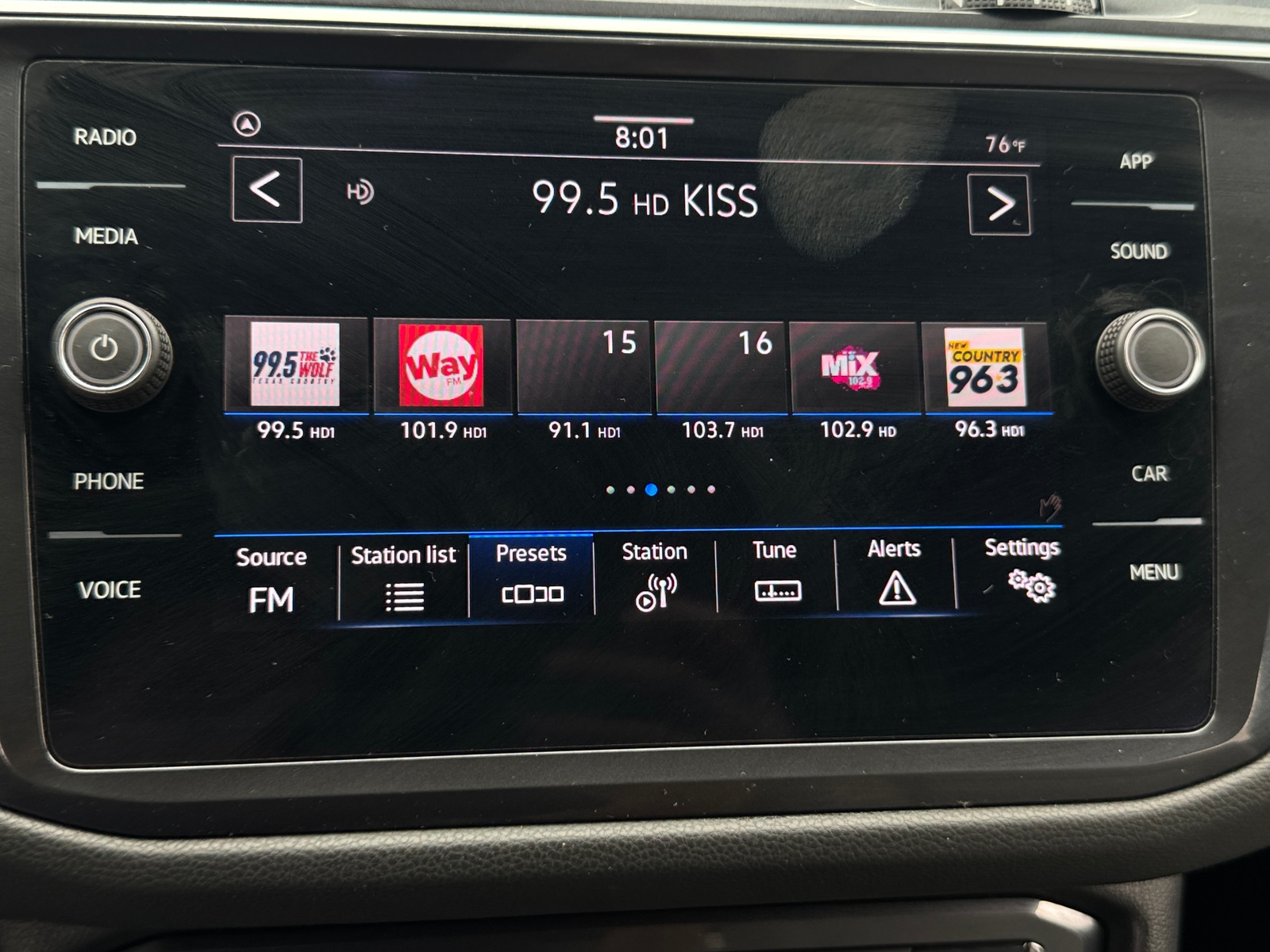 Thumbnail: 2021 Volkswagen Tiguan - 3