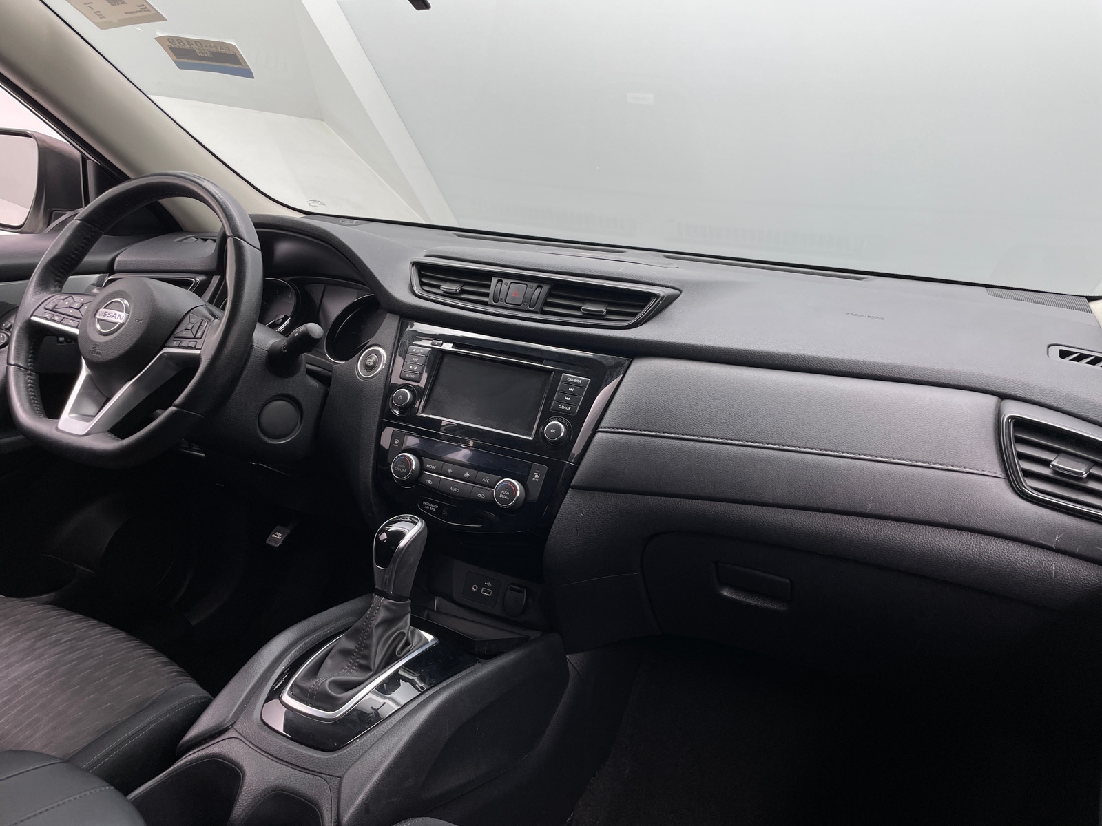 Thumbnail: 2018 Nissan Rogue - 3