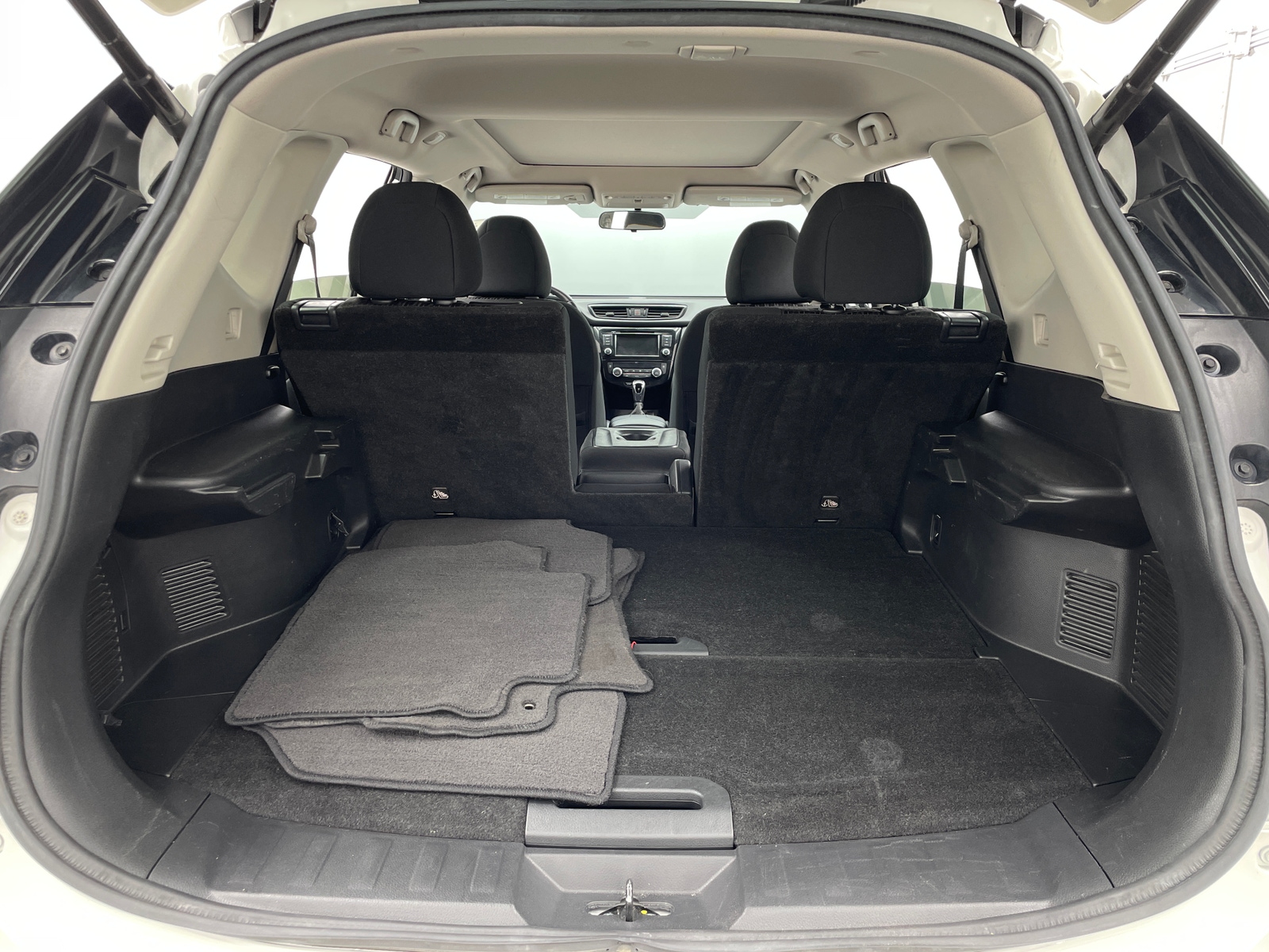 Thumbnail: 2018 Nissan Rogue - 7