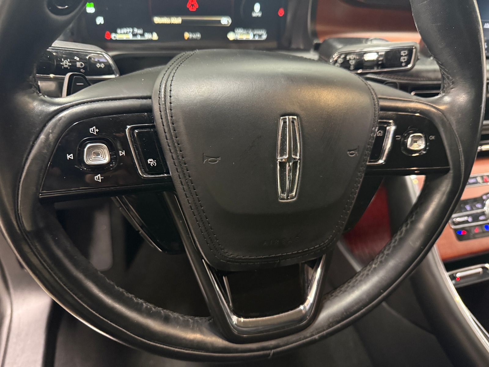 Thumbnail: 2020 Lincoln Aviator - 4