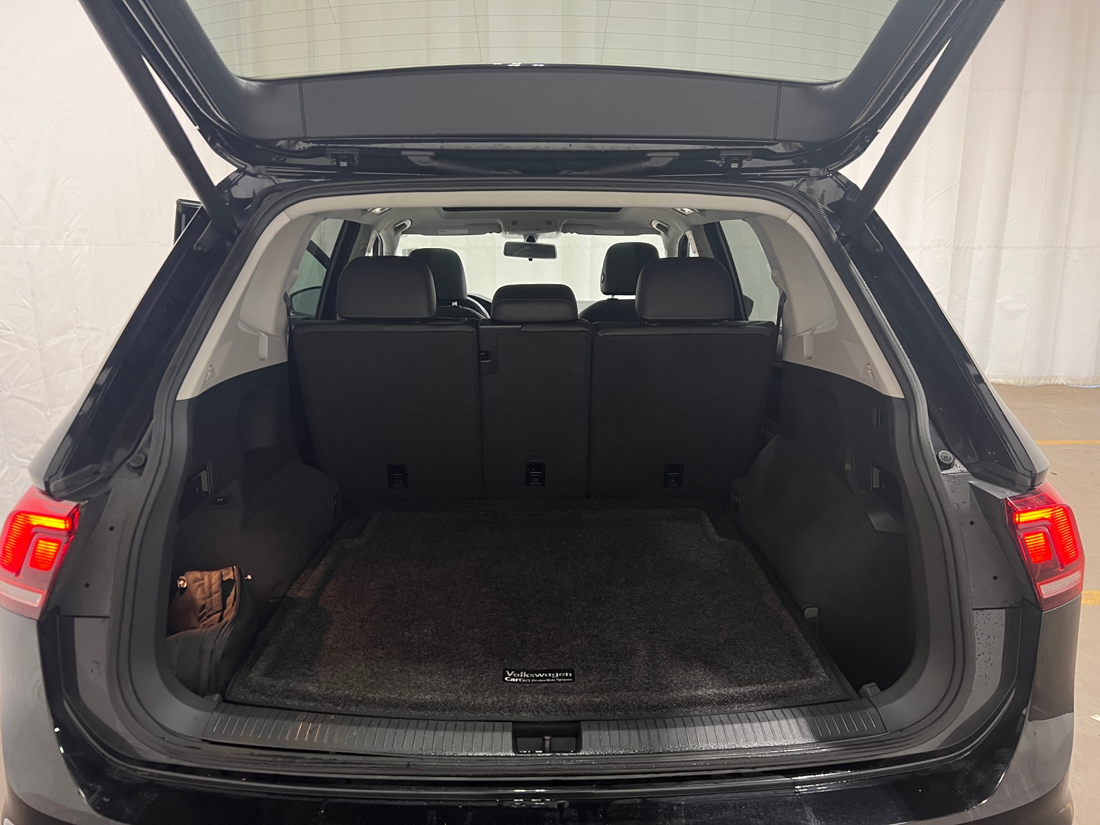 Thumbnail: 2018 Volkswagen Tiguan - 6