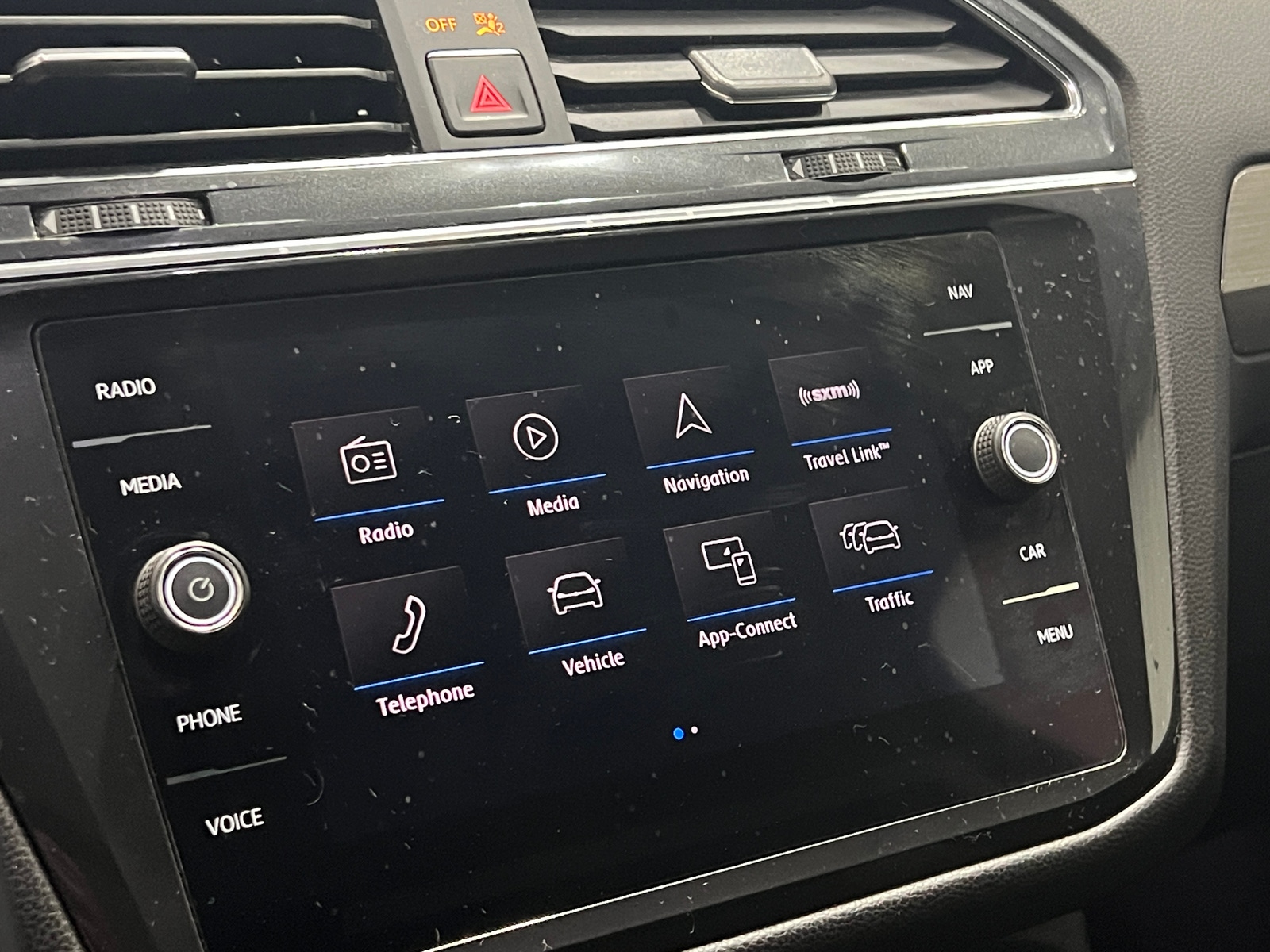 Thumbnail: 2018 Volkswagen Tiguan - 3