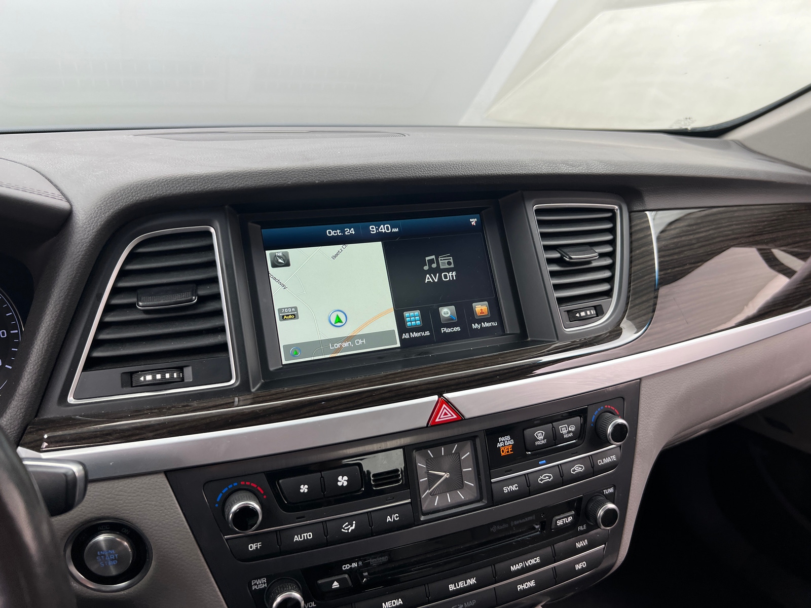 Thumbnail: 2015 Hyundai Genesis - 3