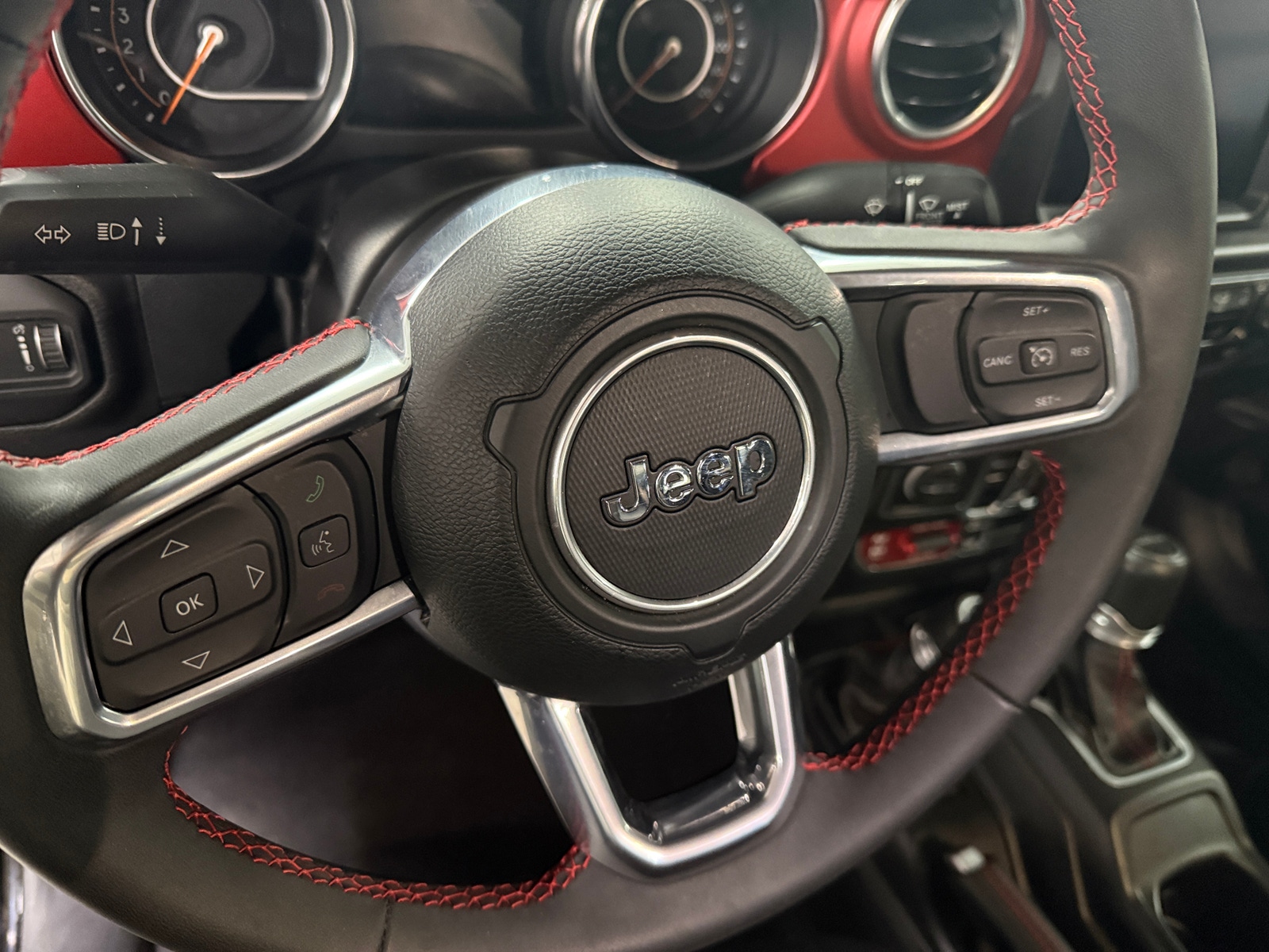 Thumbnail: 2023 Jeep Gladiator - 4