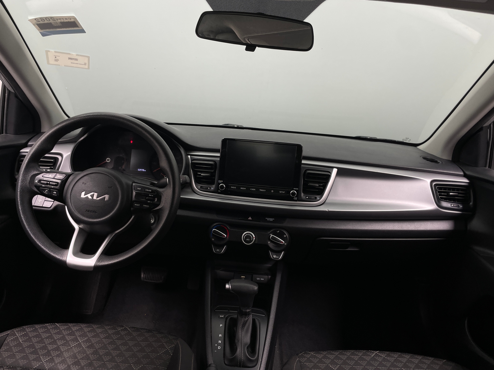 Thumbnail: 2022 Kia Rio - 3