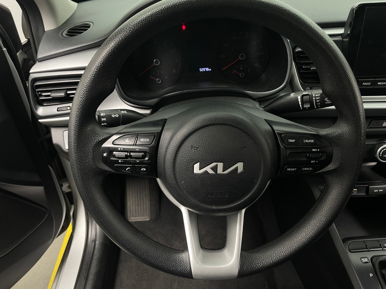 Thumbnail: 2022 Kia Rio - 5