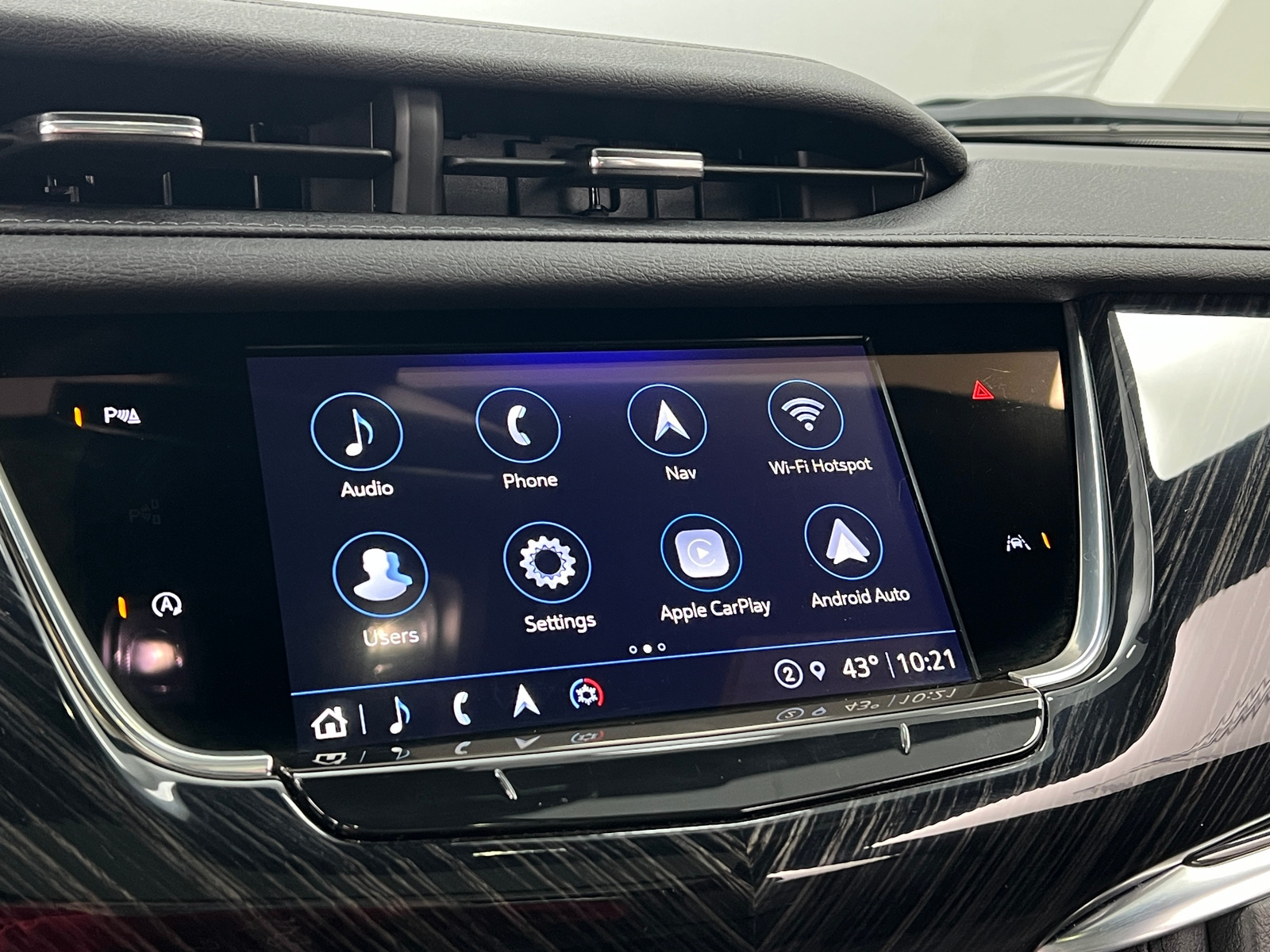 Thumbnail: 2025 Cadillac XT6 - 3