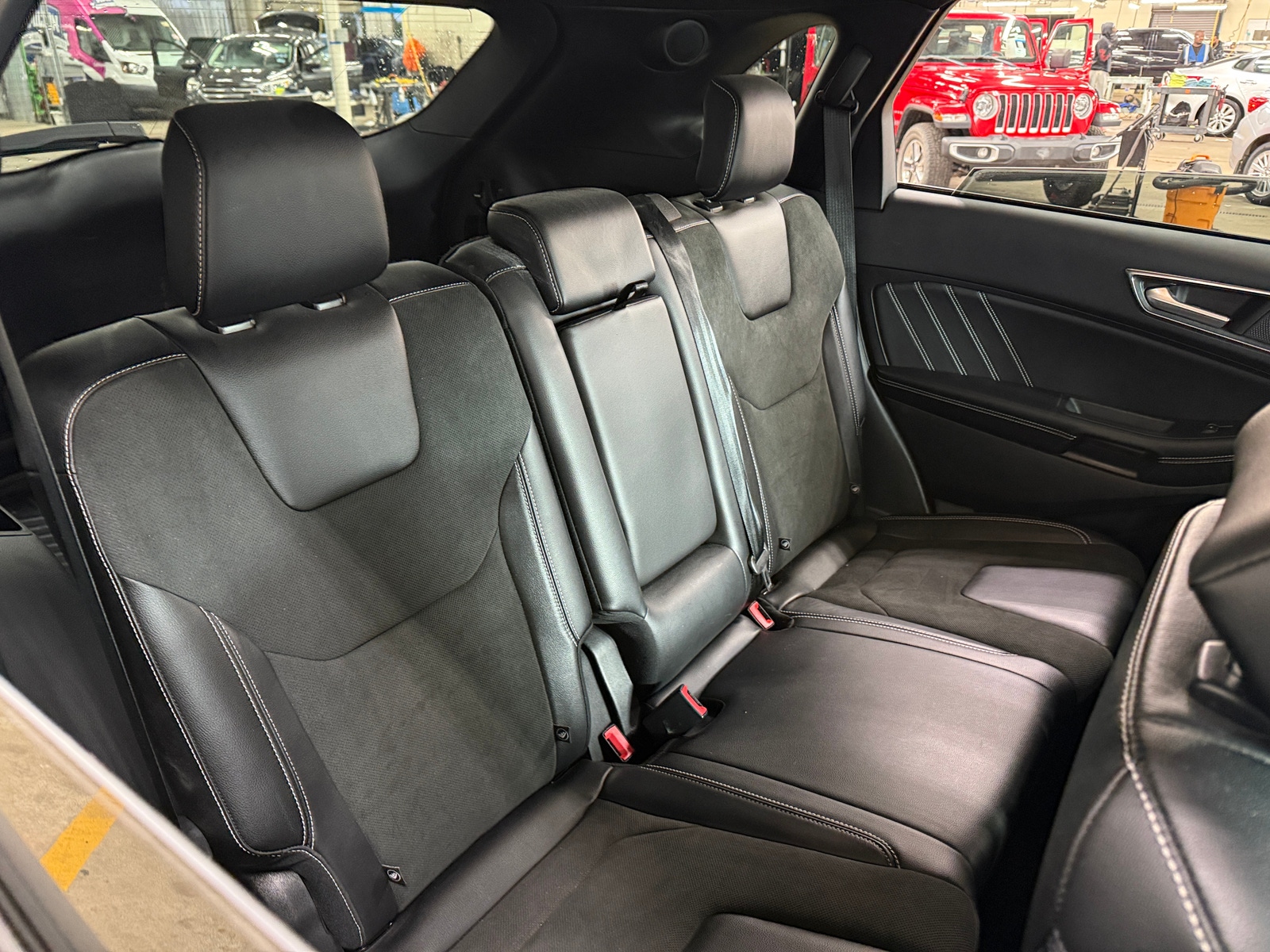 Thumbnail: 2023 Ford Edge - 5