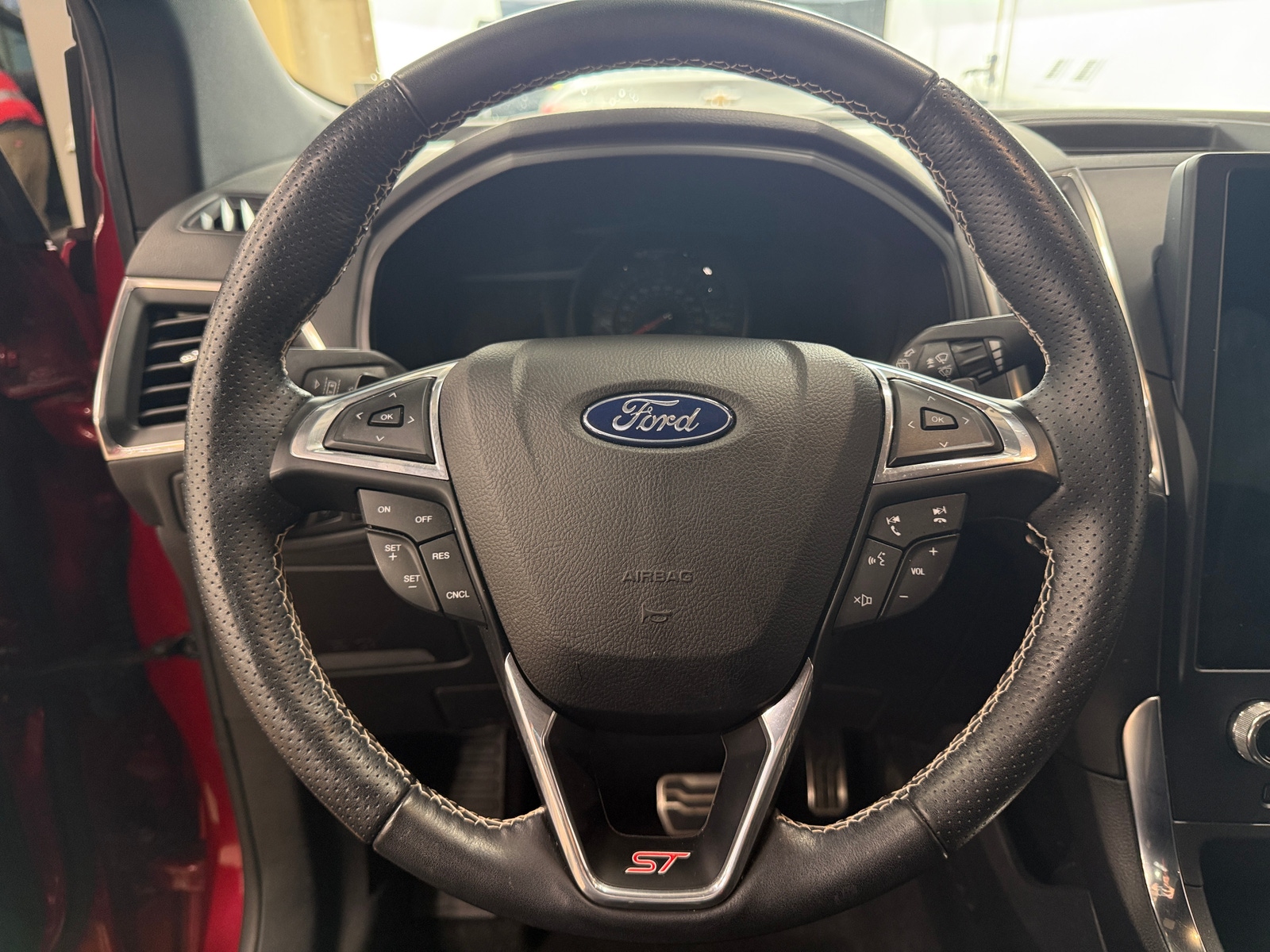 Thumbnail: 2023 Ford Edge - 4