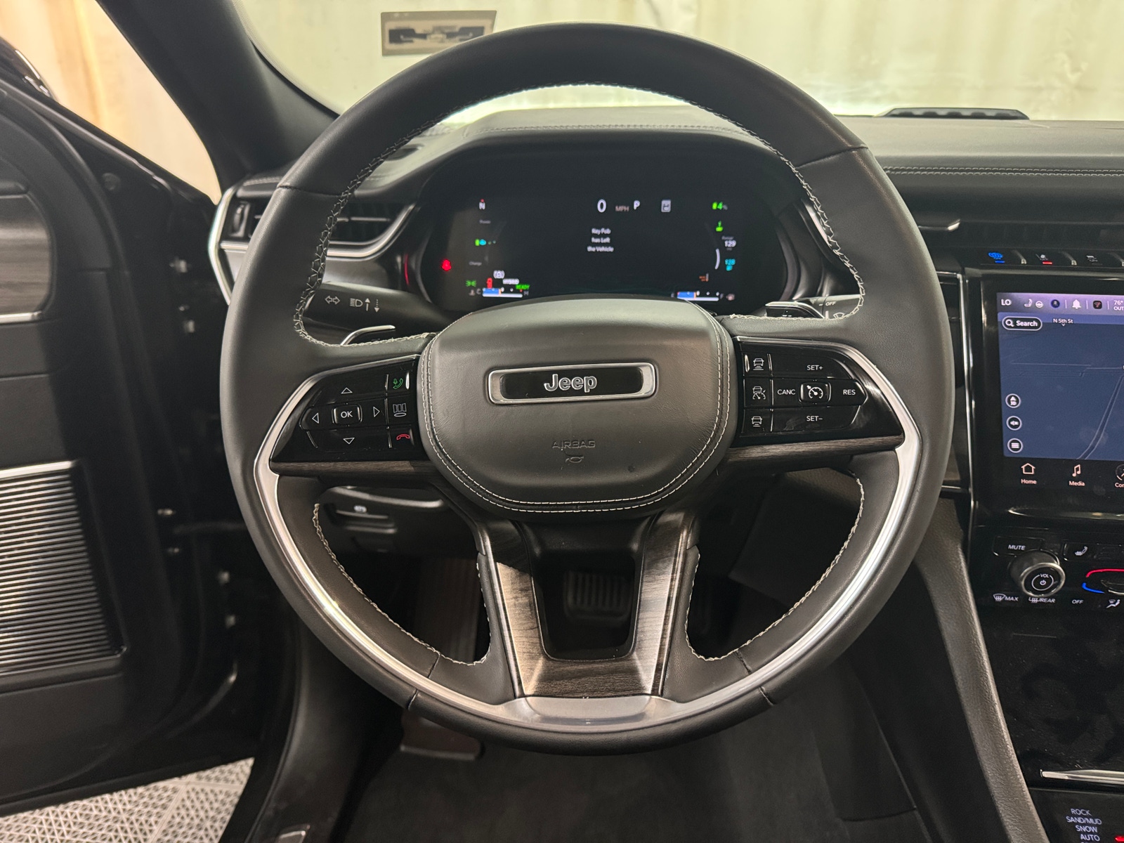 Thumbnail: 2024 Jeep Grand Cherokee - 4