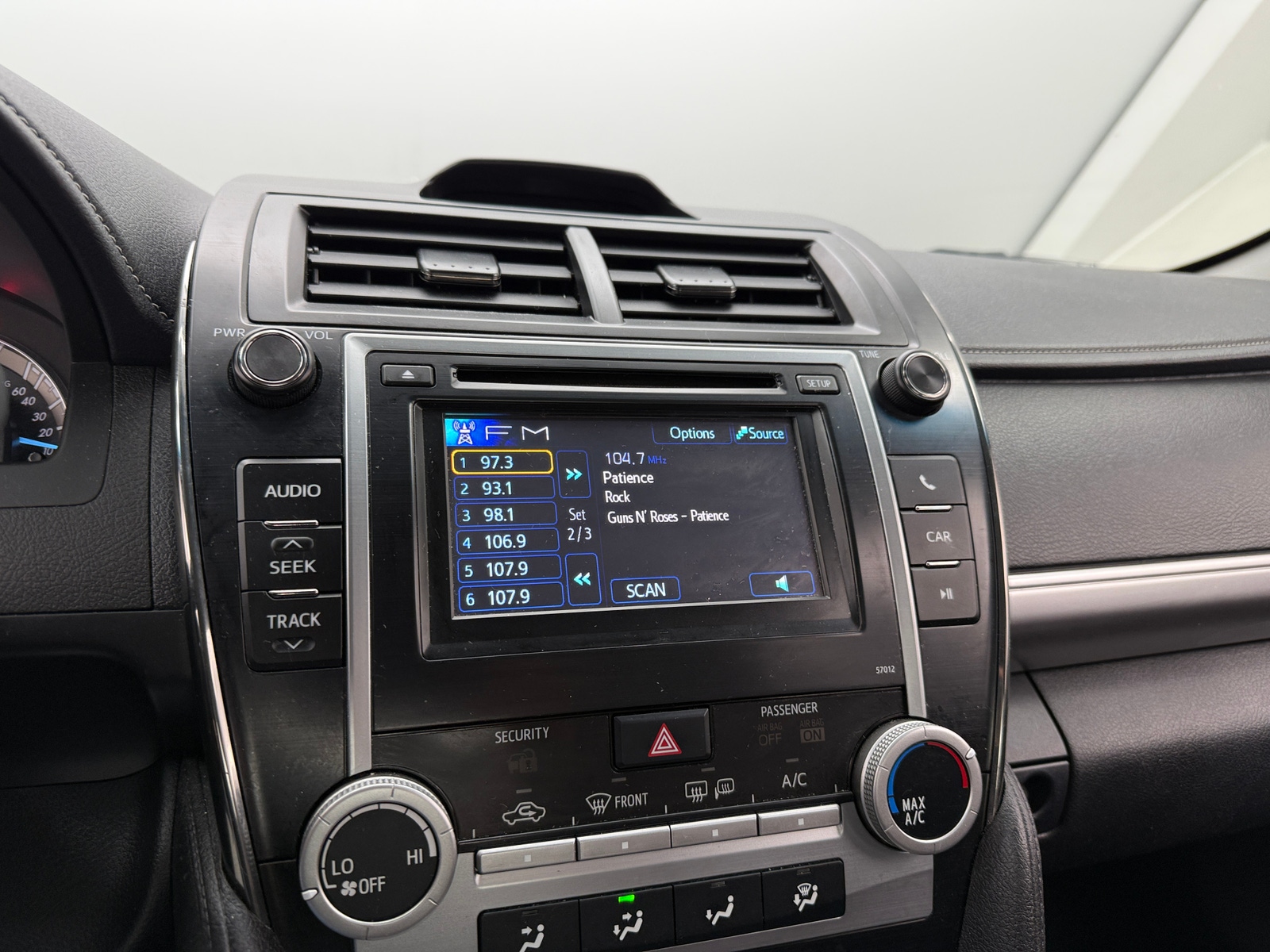 Thumbnail: 2012 Toyota Camry - 4