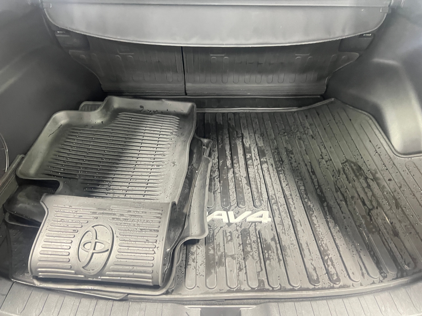 Thumbnail: 2022 Toyota RAV4 - 6