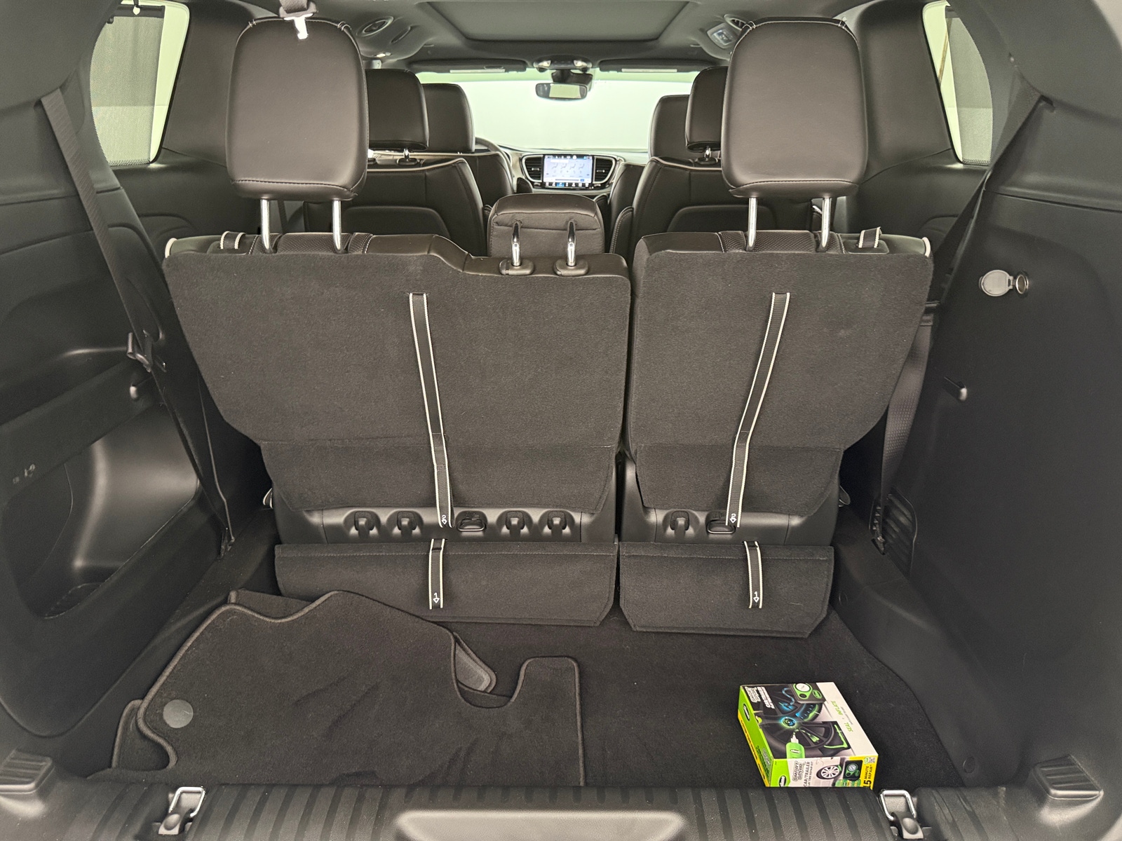 Thumbnail: 2023 Chrysler Pacifica - 6