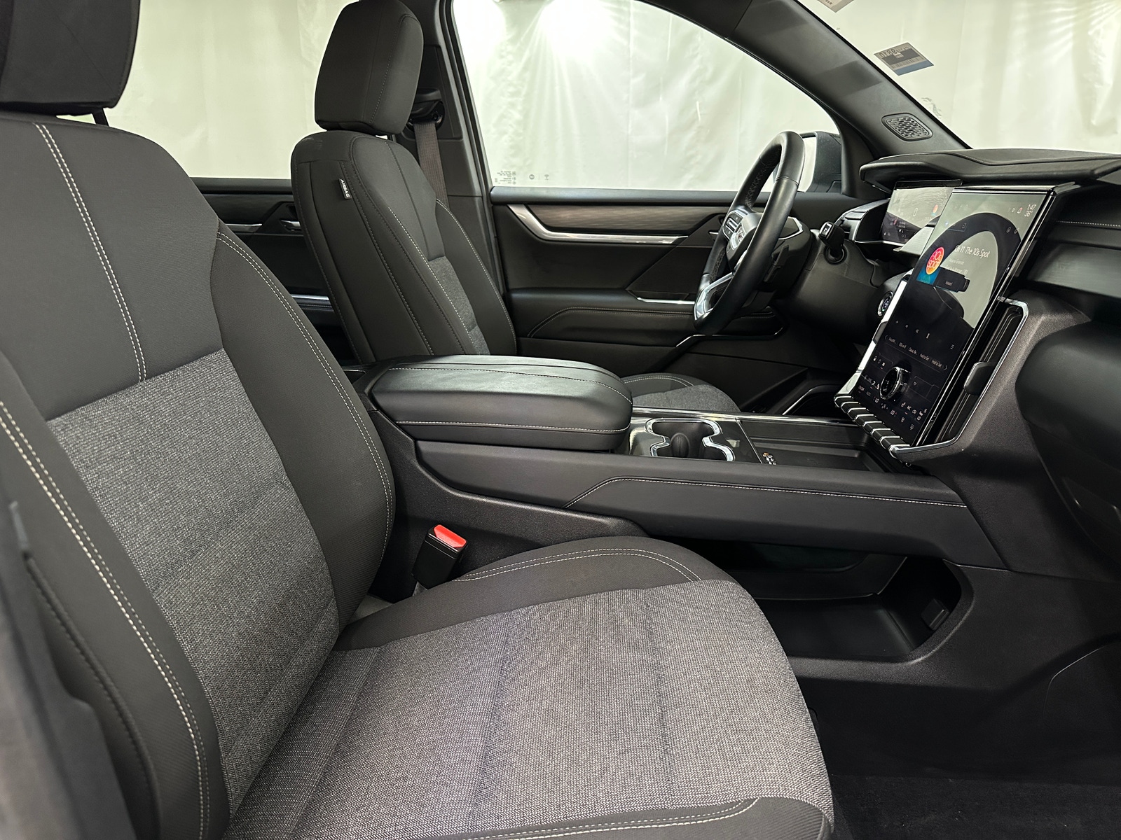 Thumbnail: 2025 GMC Acadia - 2