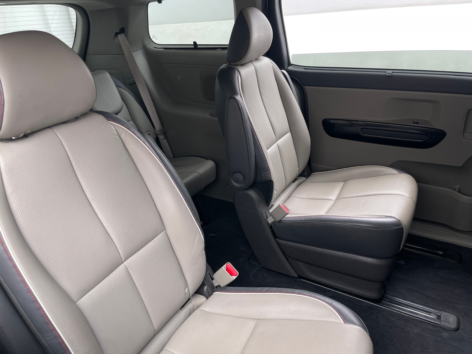 Thumbnail: 2016 Kia Sedona - 5