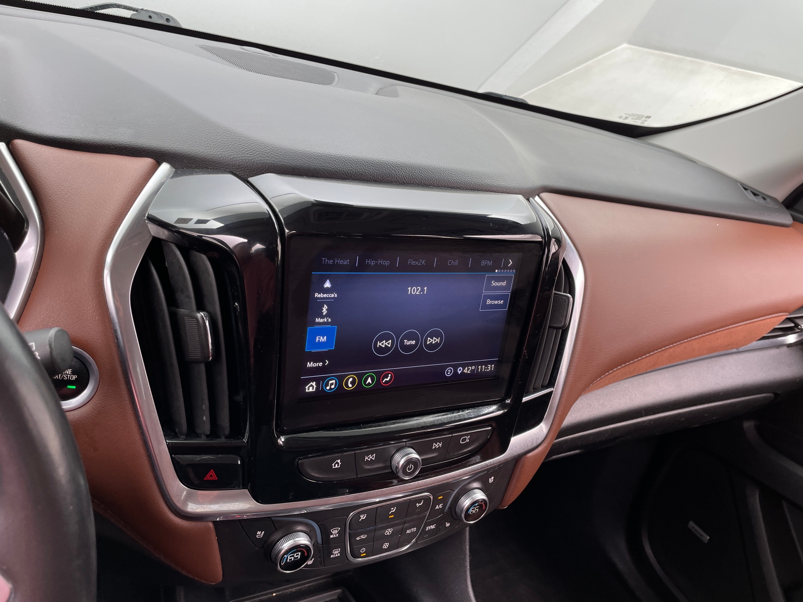 Thumbnail: 2021 Chevrolet Traverse - 3