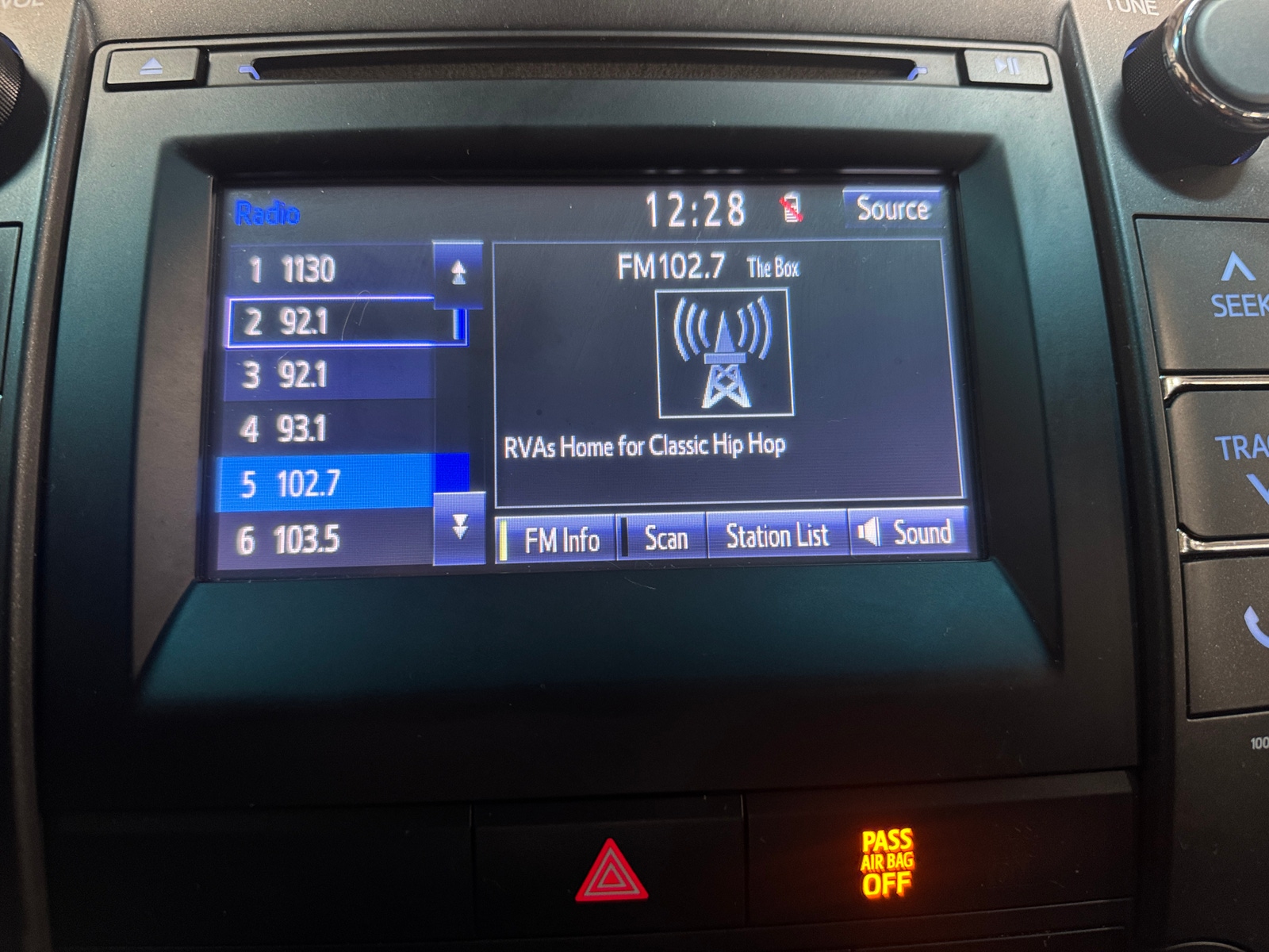 Thumbnail: 2016 Toyota Camry - 4