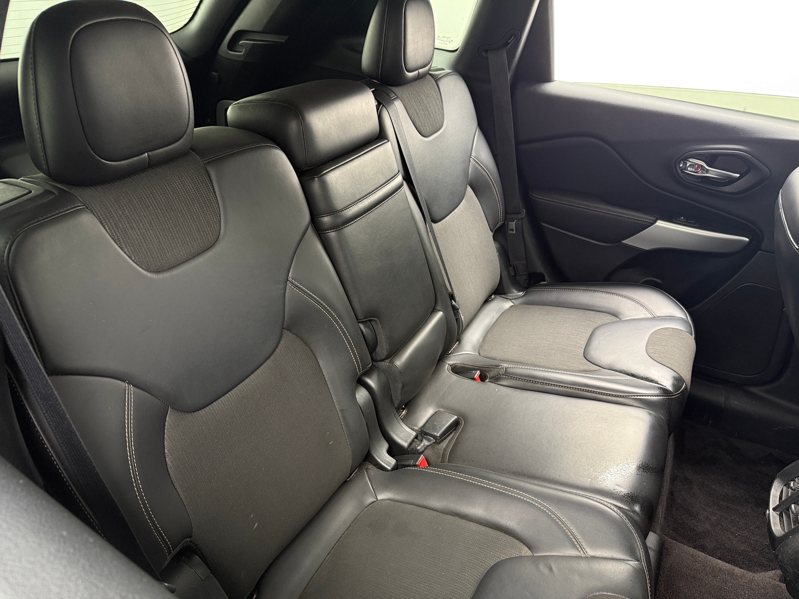 Thumbnail: 2018 Jeep Cherokee - 5