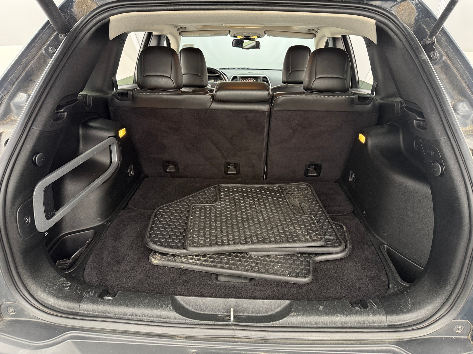 Thumbnail: 2018 Jeep Cherokee - 6