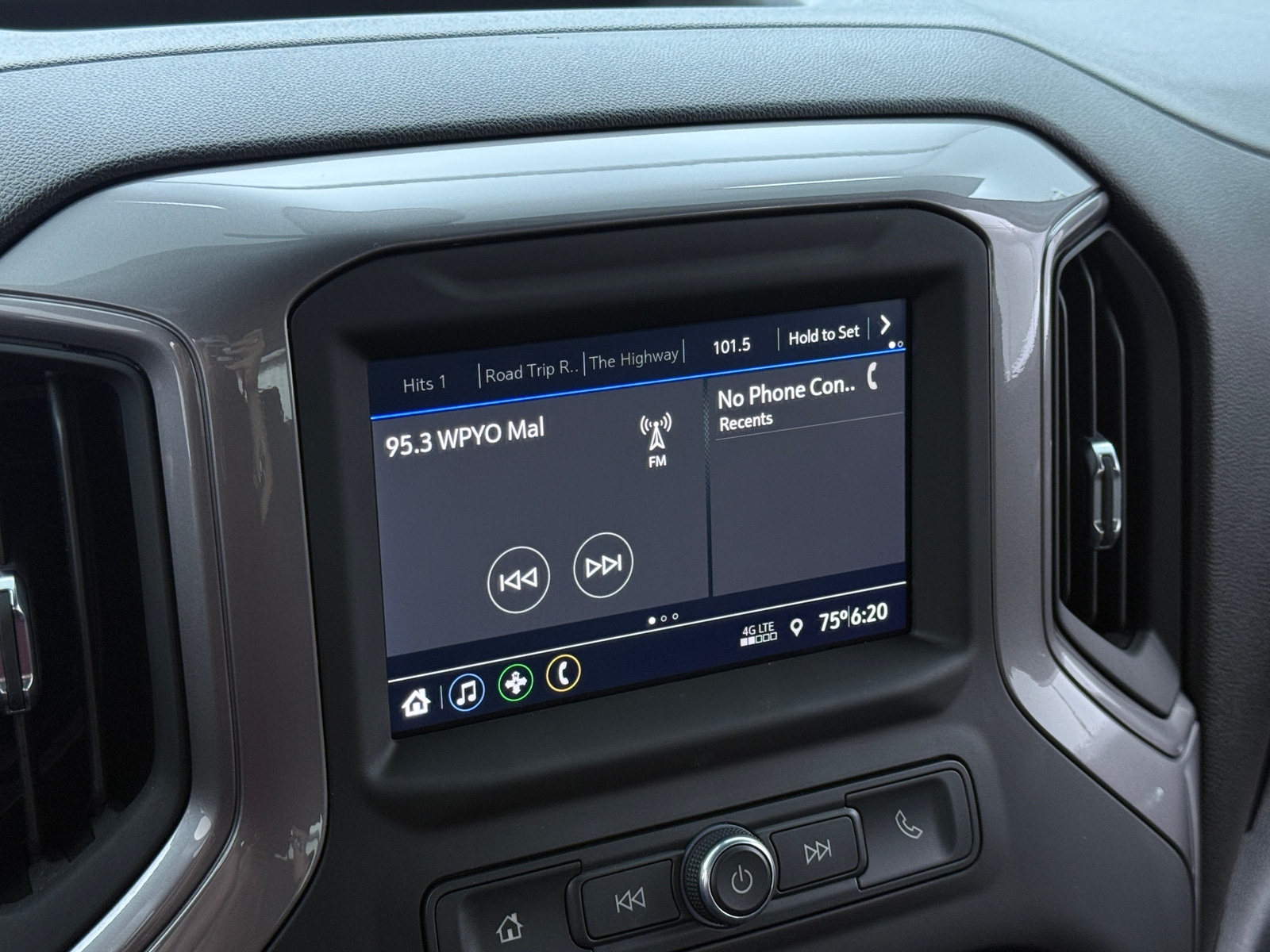 Thumbnail: 2022 Chevrolet Silverado 2500 - 4