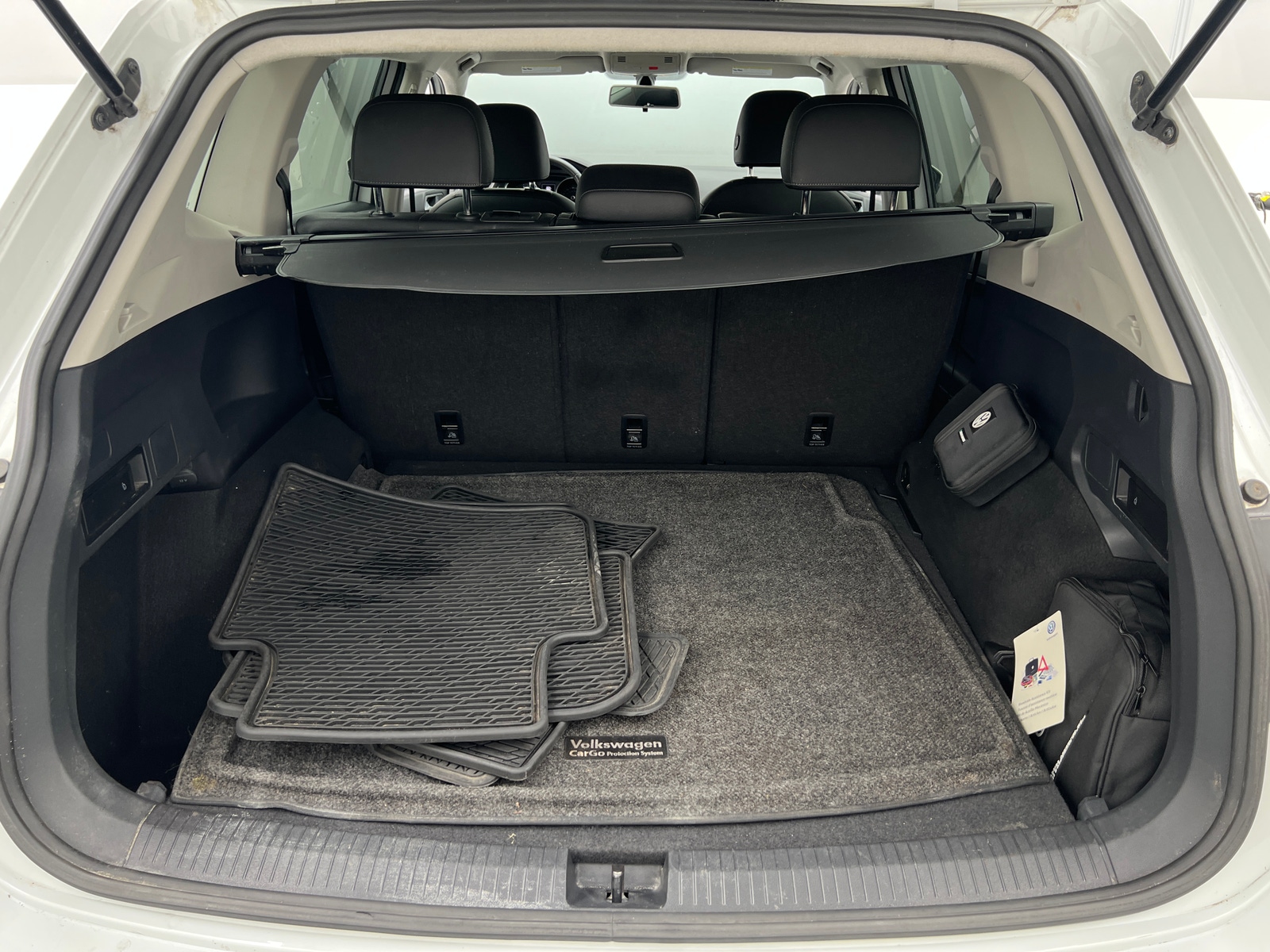 Thumbnail: 2020 Volkswagen Tiguan - 6