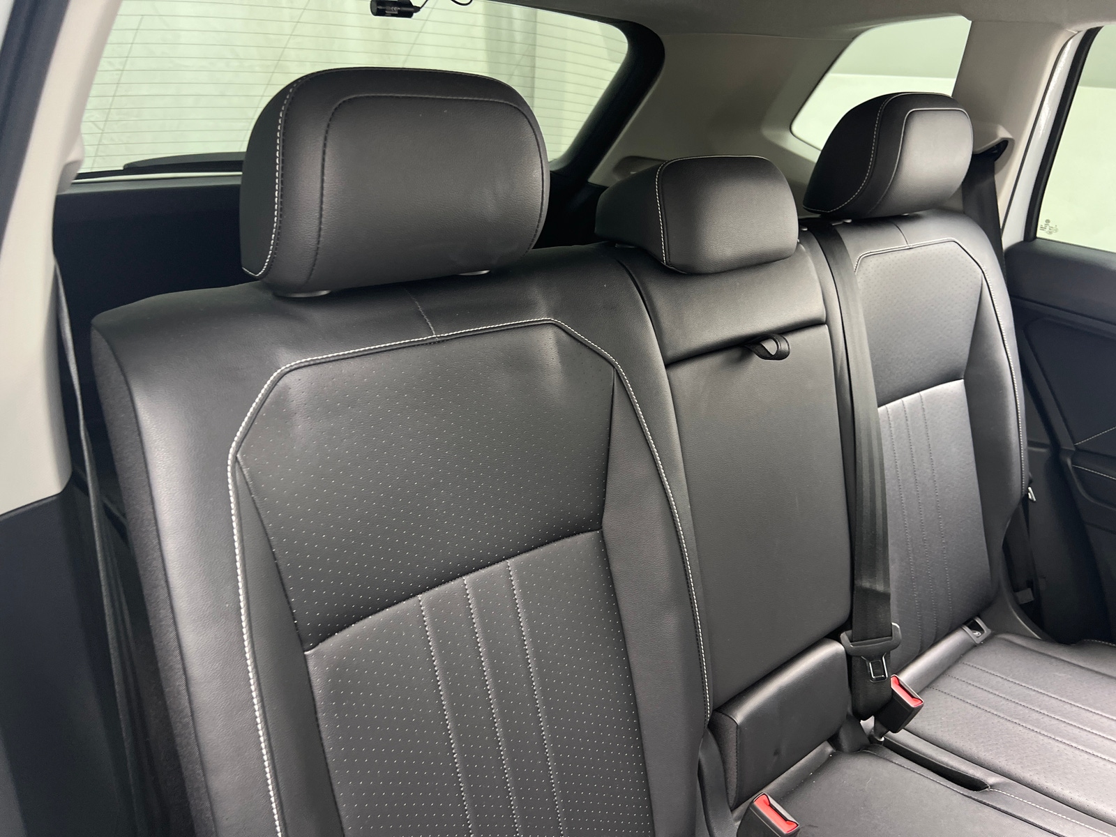 Thumbnail: 2022 Volkswagen Tiguan - 5