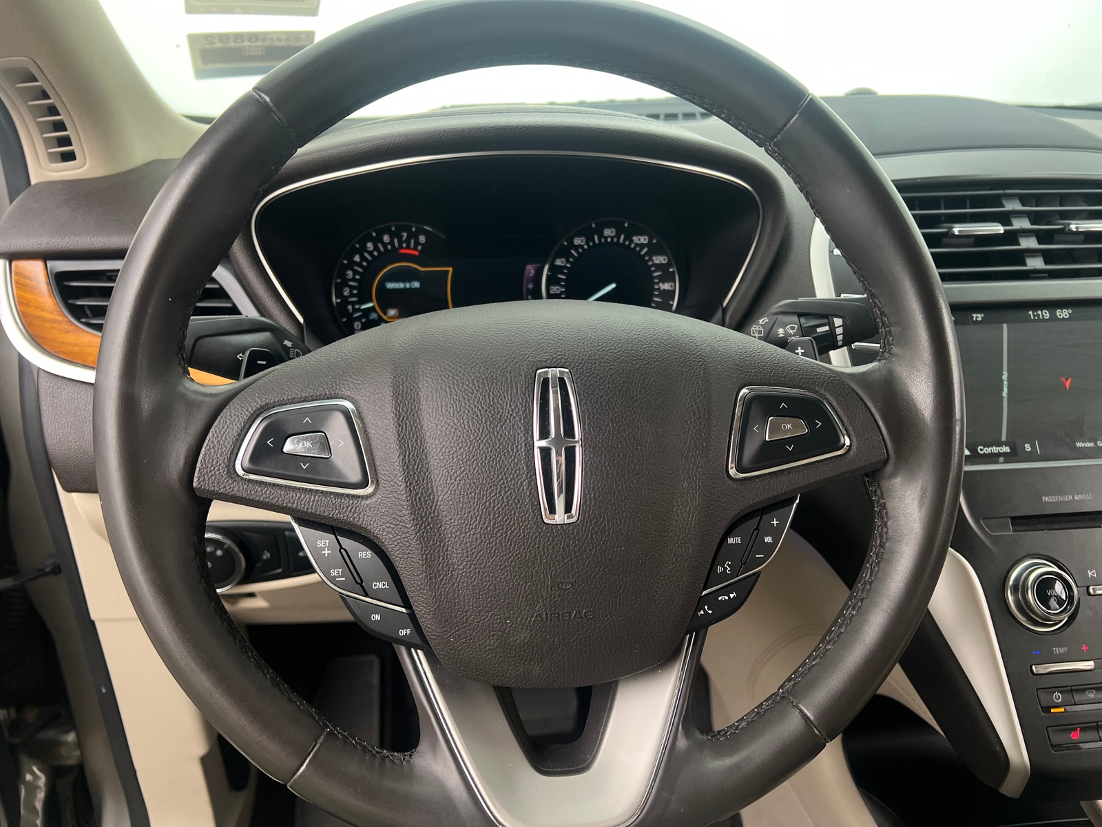 Thumbnail: 2017 Lincoln MKC - 4