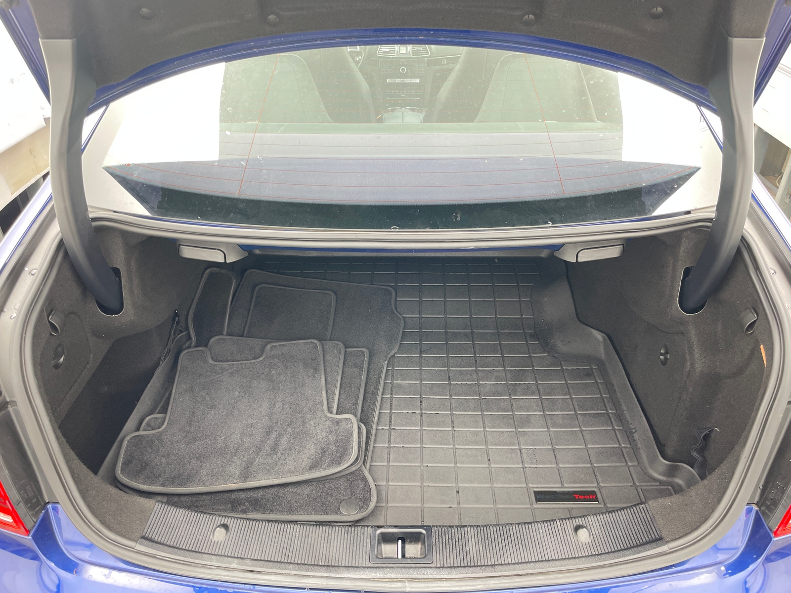 Thumbnail: 2017 Mercedes-Benz E-Class - 4