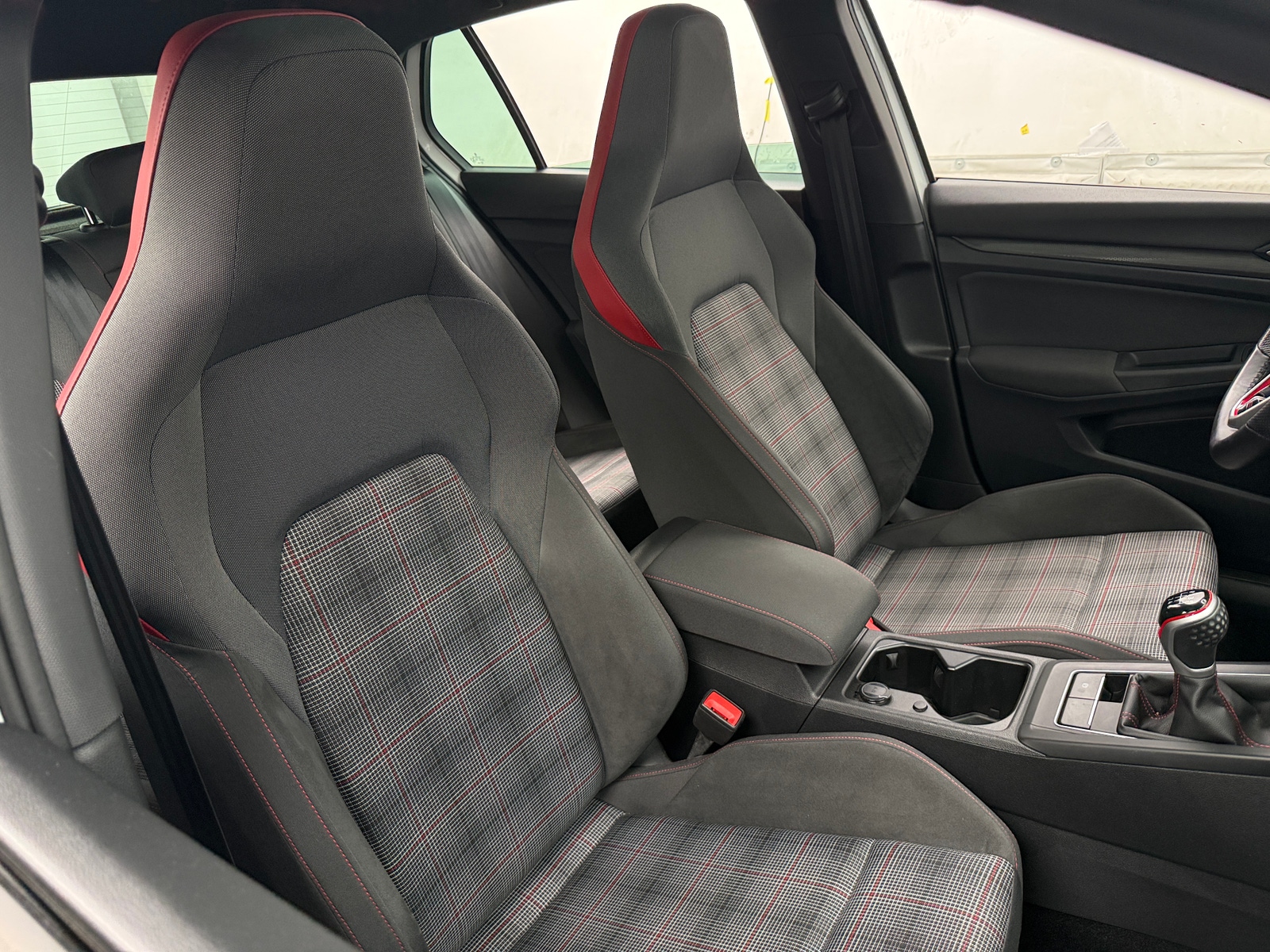 Thumbnail: 2022 Volkswagen Golf - 2