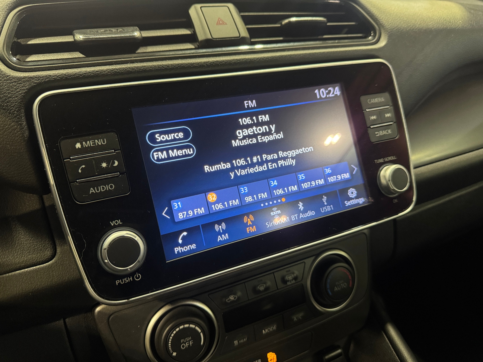 Thumbnail: 2023 Nissan Leaf - 4