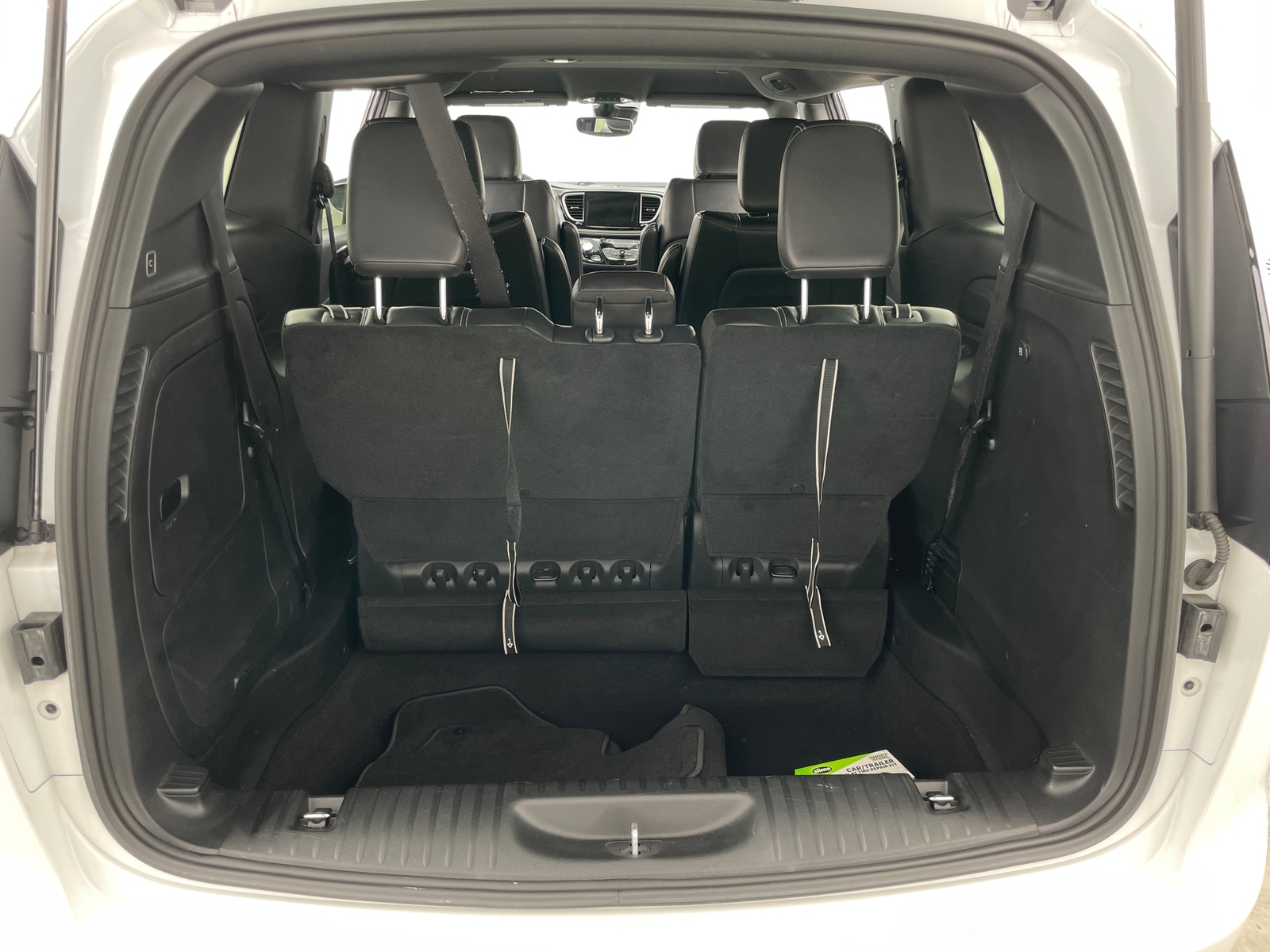 Thumbnail: 2022 Chrysler Pacifica - 6