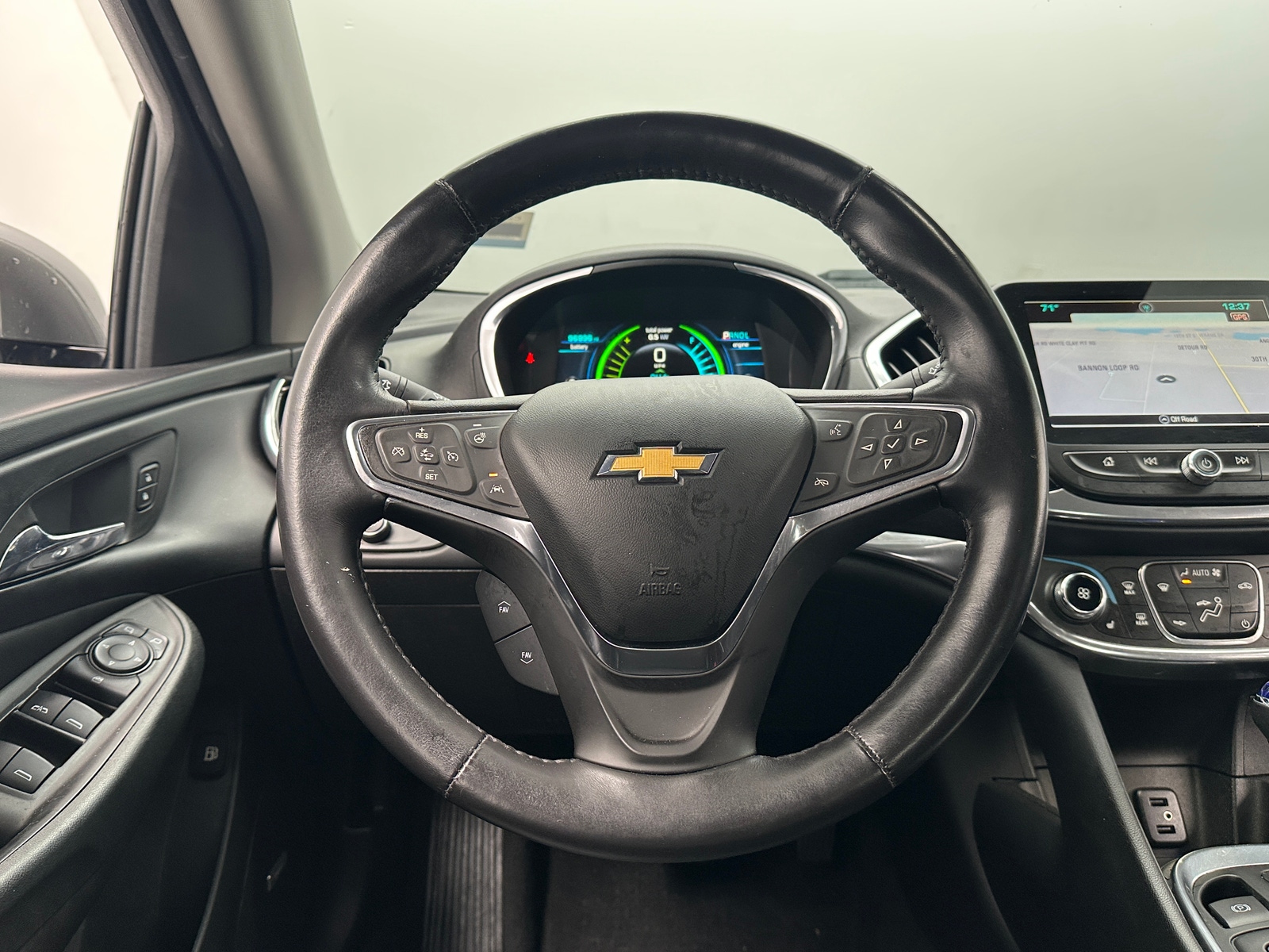 Thumbnail: 2017 Chevrolet Volt - 4